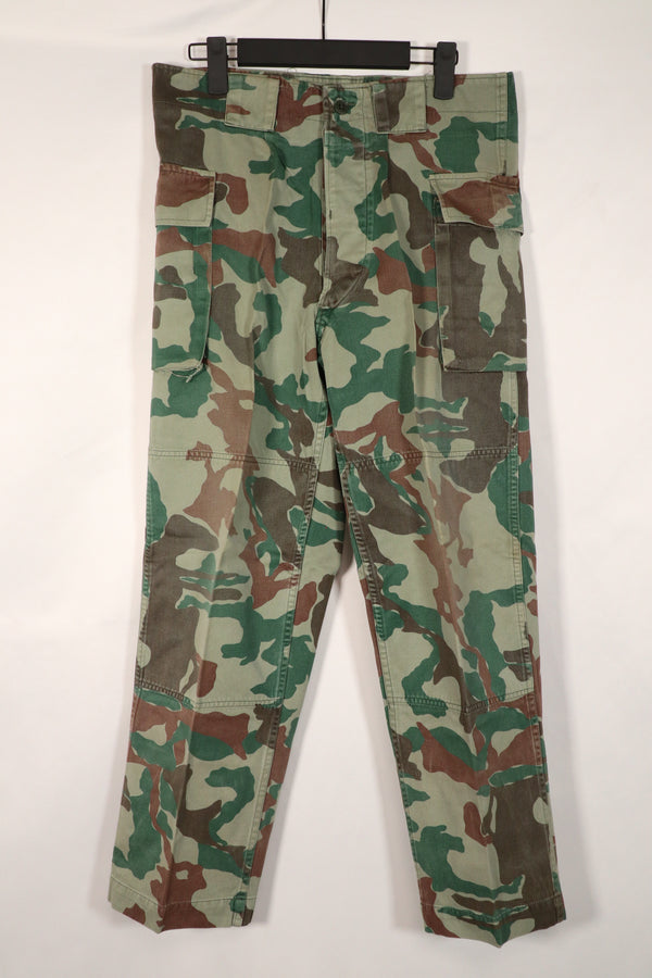Real Japan Ground Self-Defense Force 1980's Kumazasa camouflage pants, used, scratches.