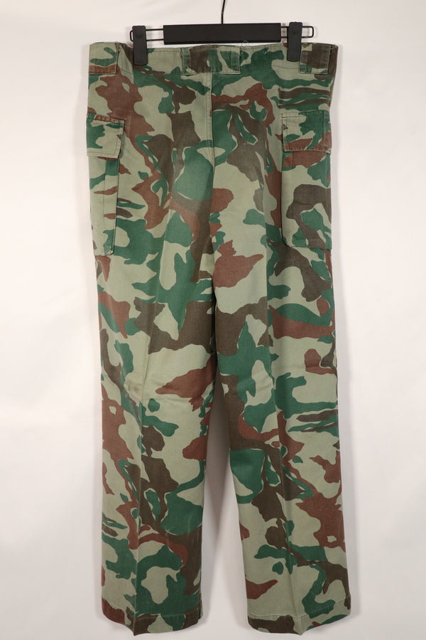 Real Japan Ground Self-Defense Force 1980's Kumazasa camouflage pants, used, scratches.