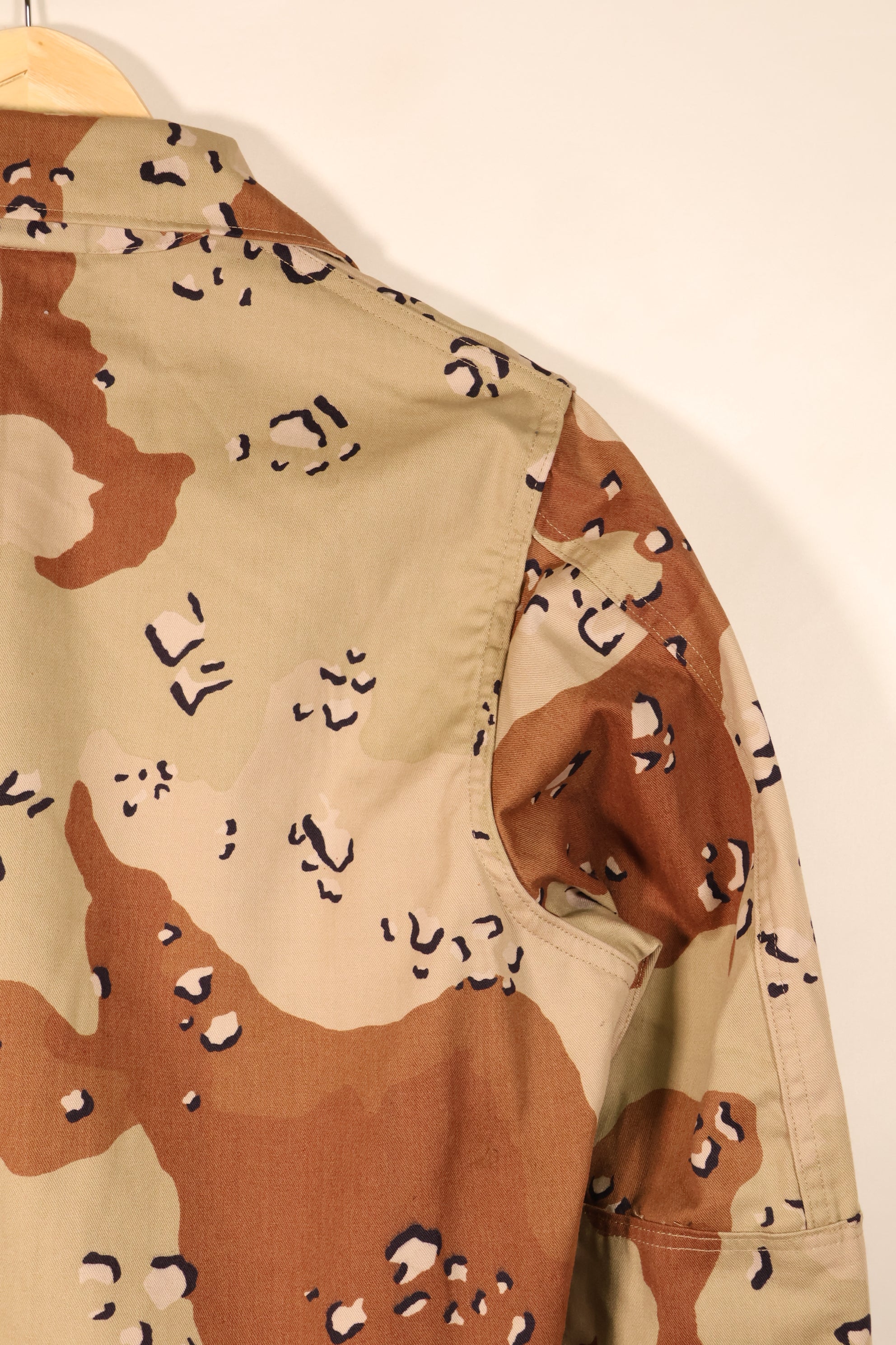 1983 Contract, M-R, U.S. Military, 6C Desert Pattern, Chocolate Chip Camo Jacket, Good Condition