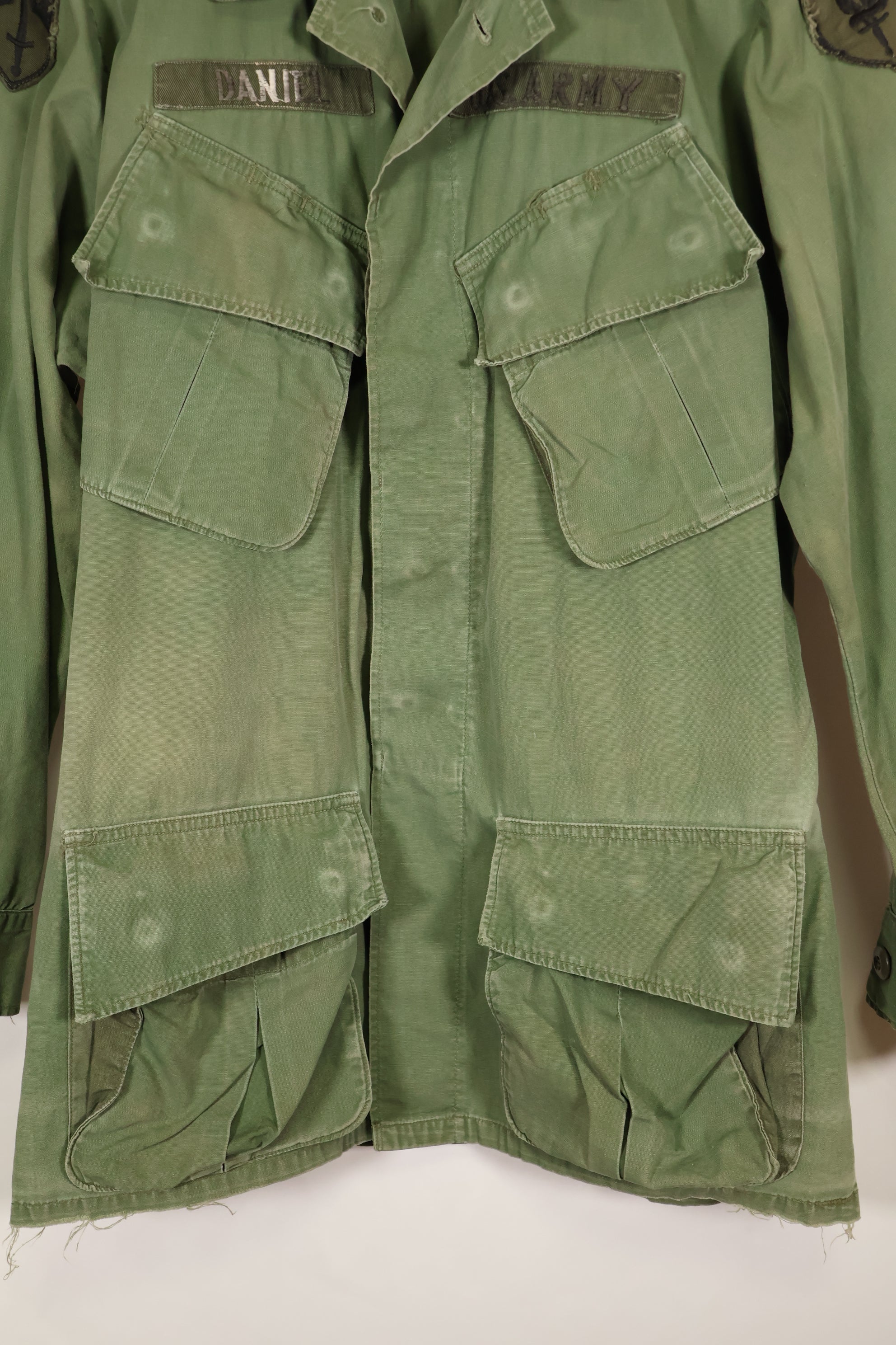 1967 年合同，推测为 S-R 第 3 款丛林疲劳夹克，第 73 侦察机连　首次贴上，已使用。