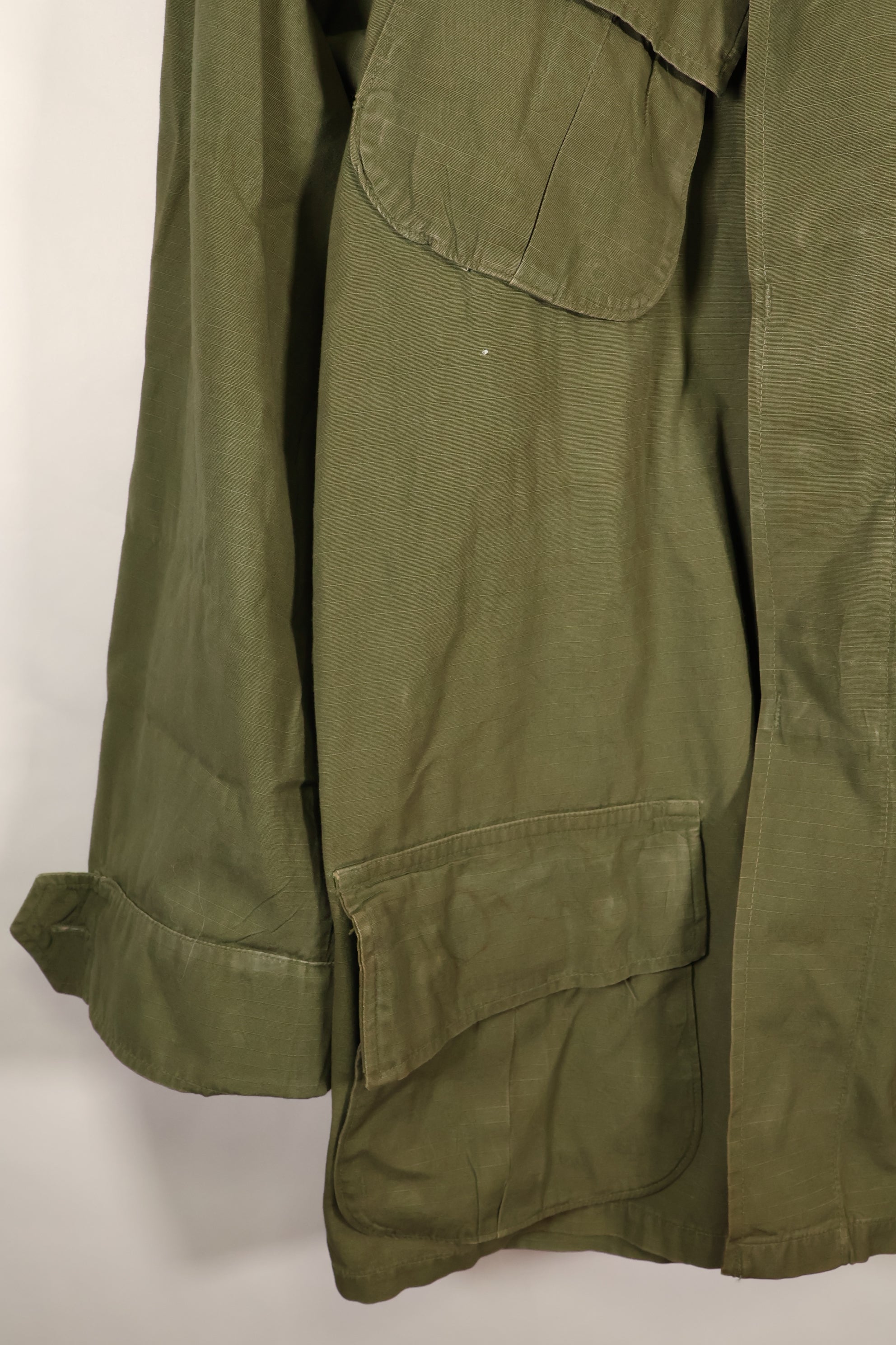 1969 Contract, M-L, 4th Model Jungle Fatigue Jacket, Green Beret Specification, Patches Added Later, Used