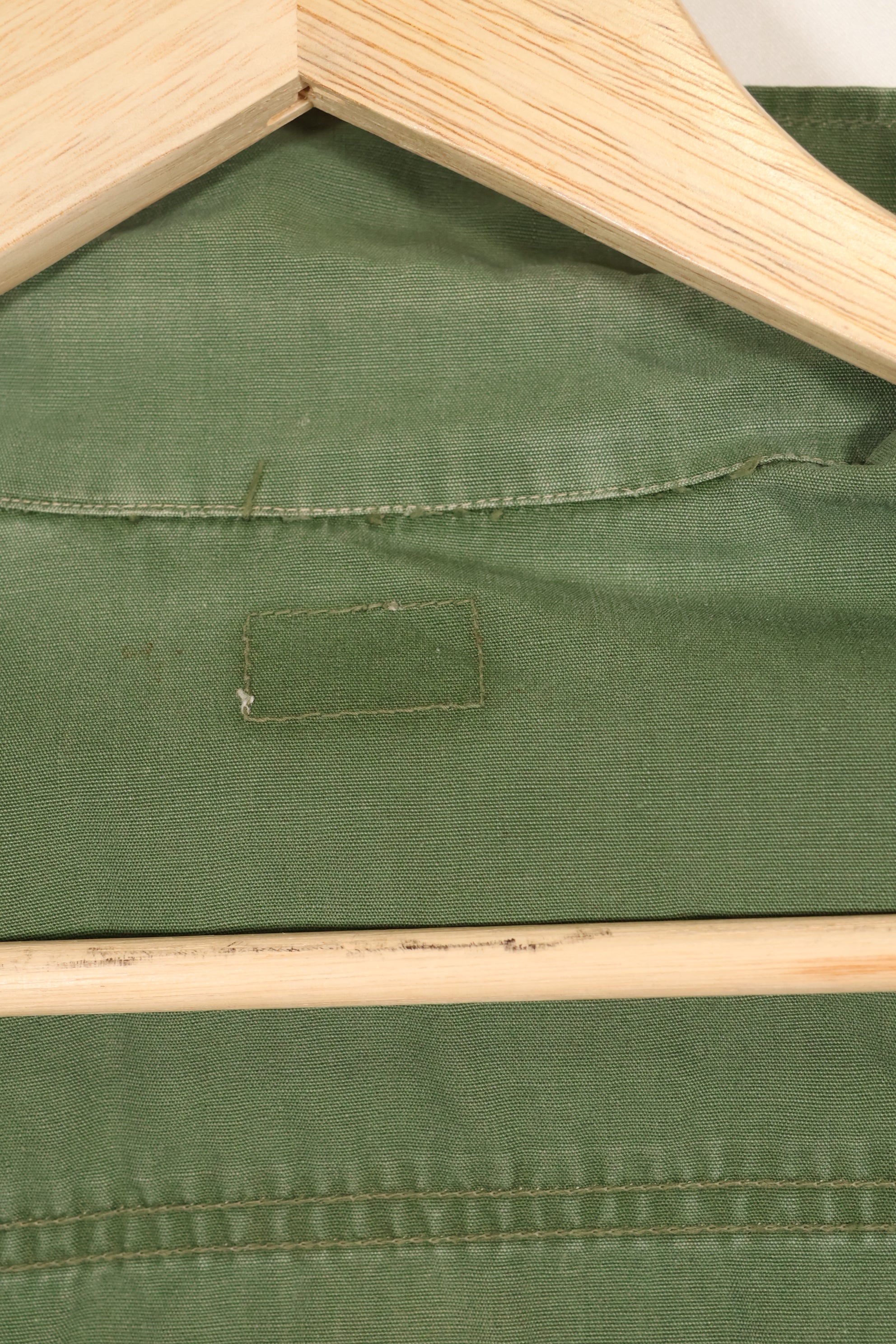 1967 年合同，推测为 S-R 第 3 款丛林疲劳夹克，第 73 侦察机连　首次贴上，已使用。