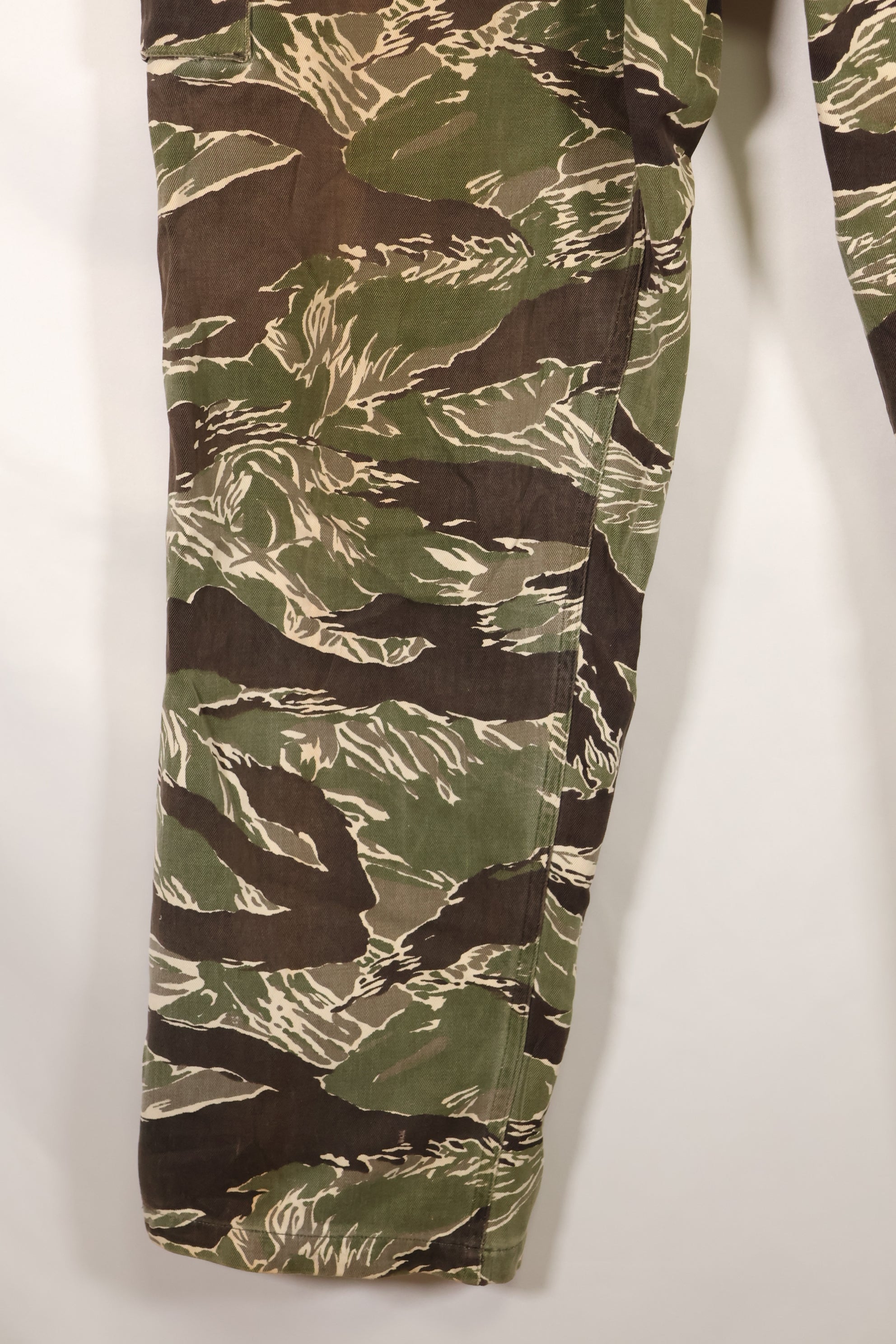 Mid-1960s, estimated US-L to XL Okinawa Tiger Tiger stripe pants, HAMA zipper, used.