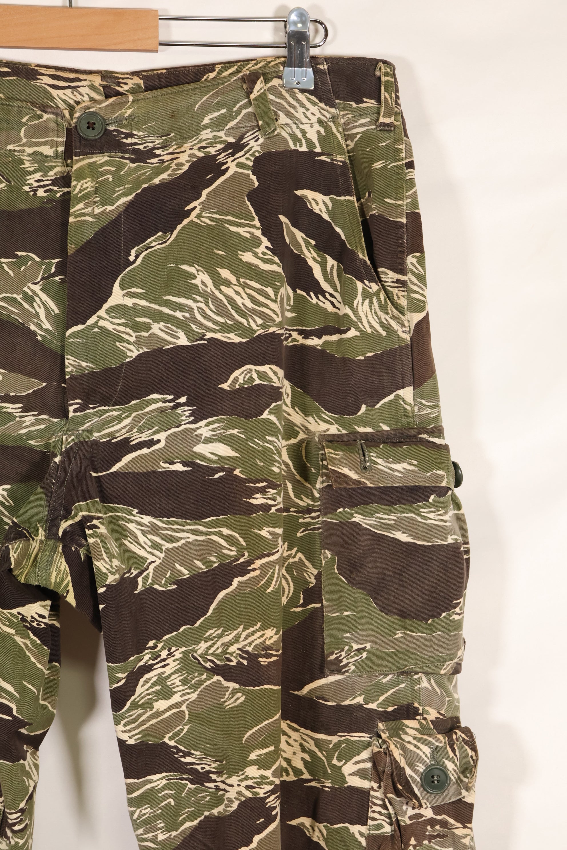 Mid-1960s, estimated US-L to XL Okinawa Tiger Tiger stripe pants, HAMA zipper, used.