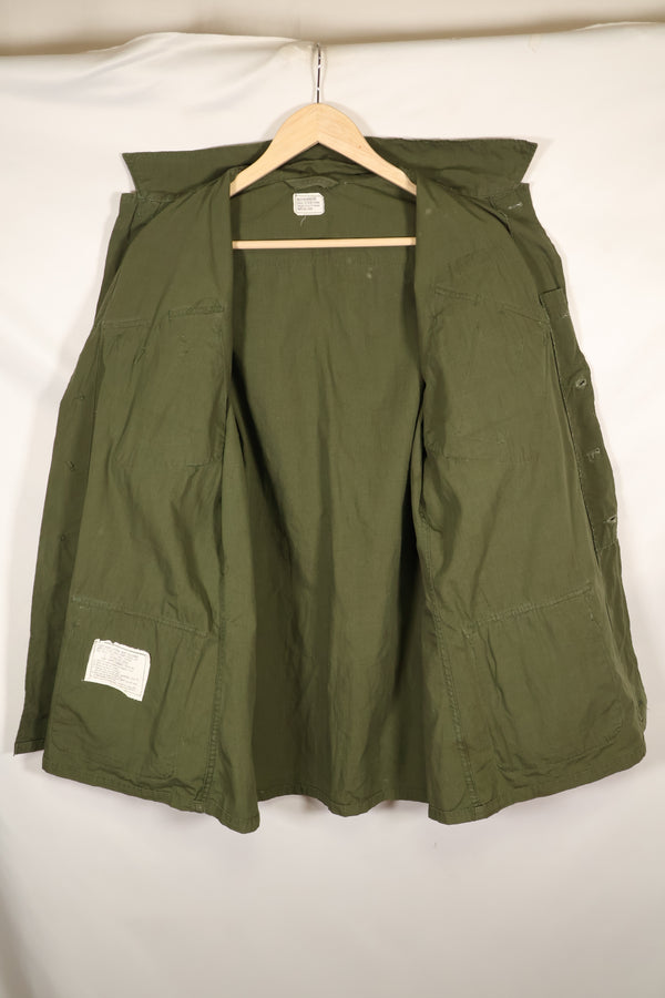 1967 年合同 M-R 第三款丛林疲劳夹克，带补丁，状况良好，使用过。