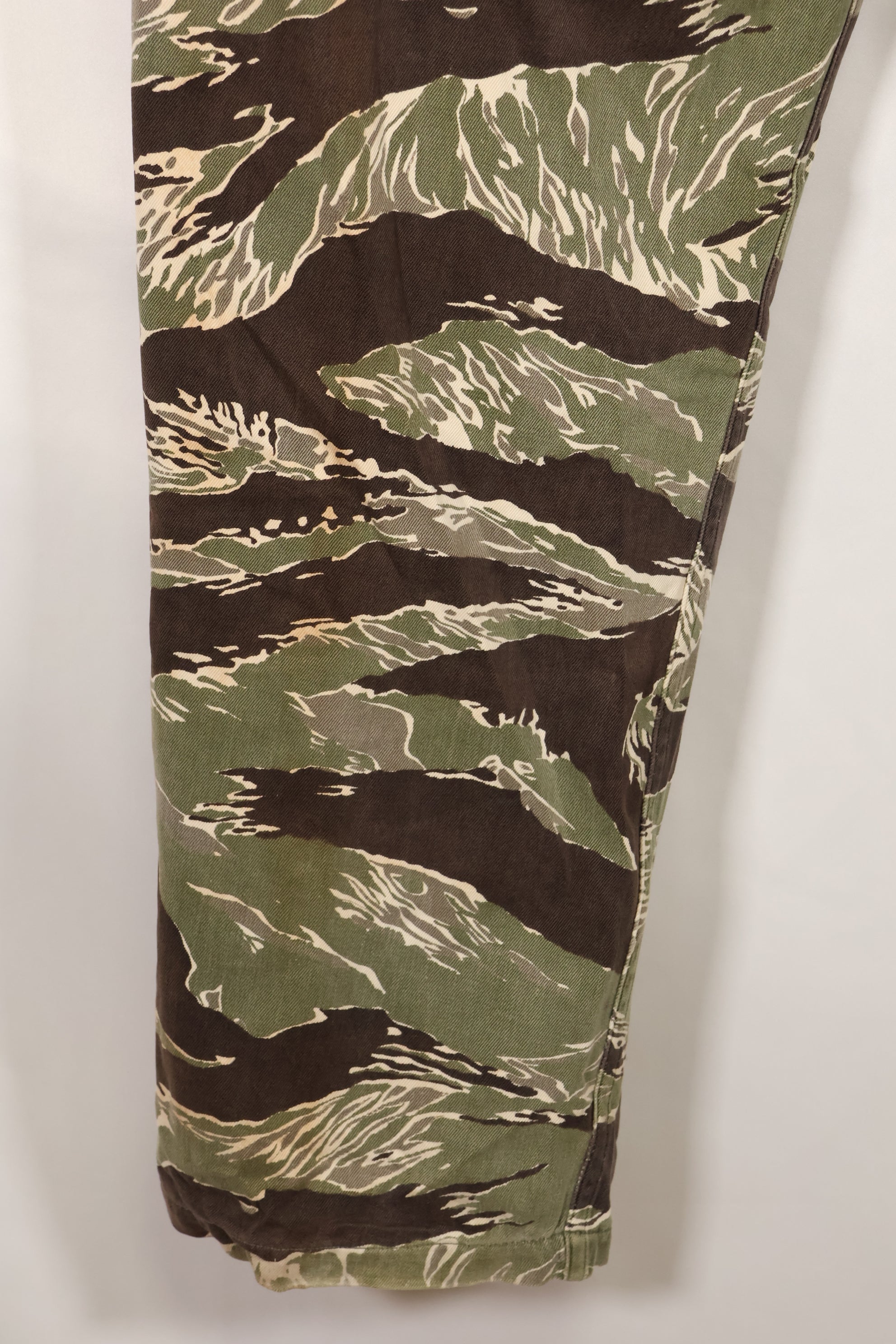Mid-1960s, estimated US-L to XL Okinawa Tiger Tiger stripe pants, HAMA zipper, used.