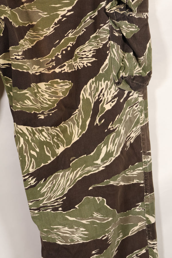 Mid-1960s, estimated US-L to XL Okinawa Tiger Tiger stripe pants, HAMA zipper, used.
