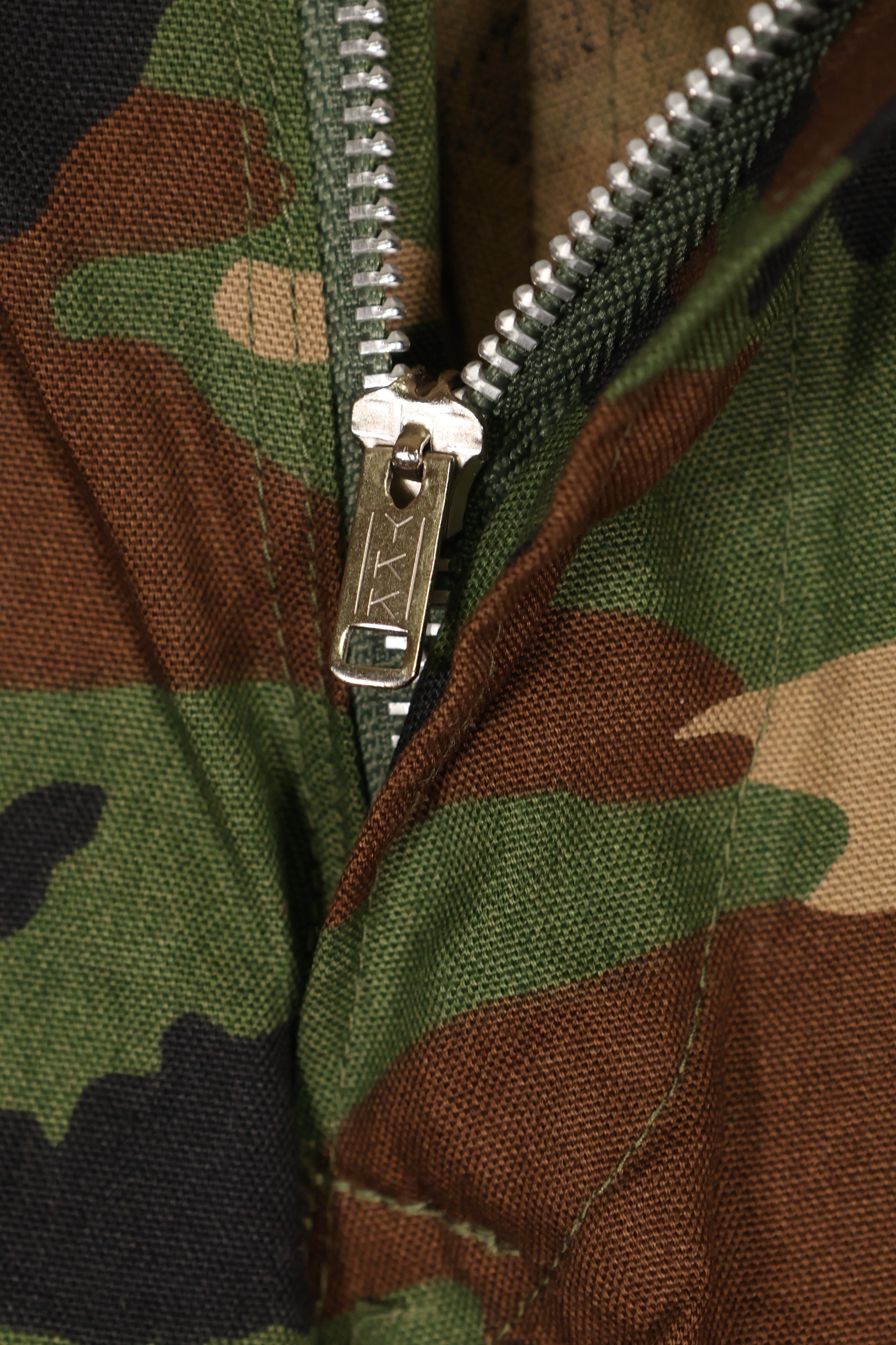 20 世纪 80 年代冲绳纪念品 ERDL 迷彩伍德兰德迷彩土制长裤，未使用。