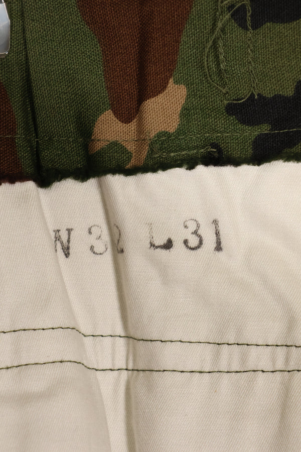 20 世纪 80 年代冲绳纪念品 ERDL 迷彩伍德兰德迷彩土制长裤，未使用。