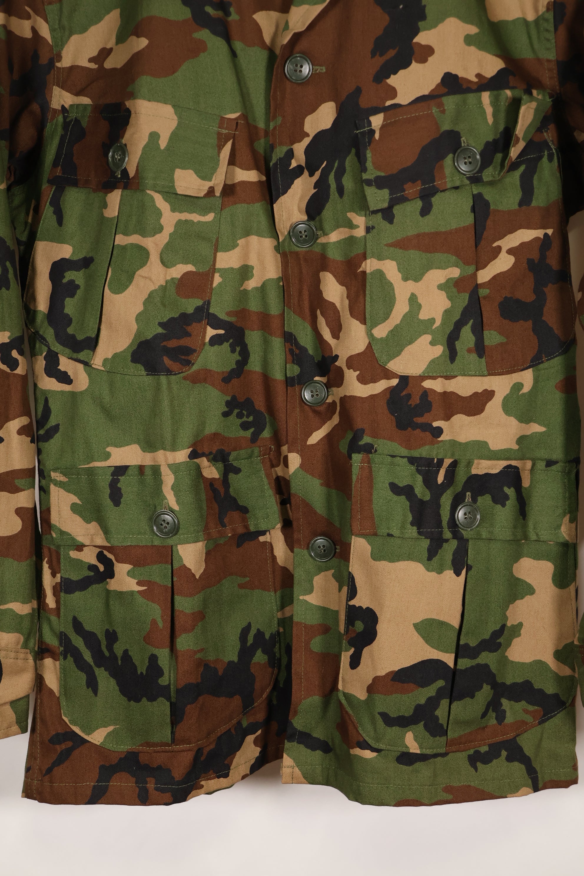 20 世纪 80 年代冲绳纪念品 ERDL 迷彩木地迷彩土制夹克，未使用。