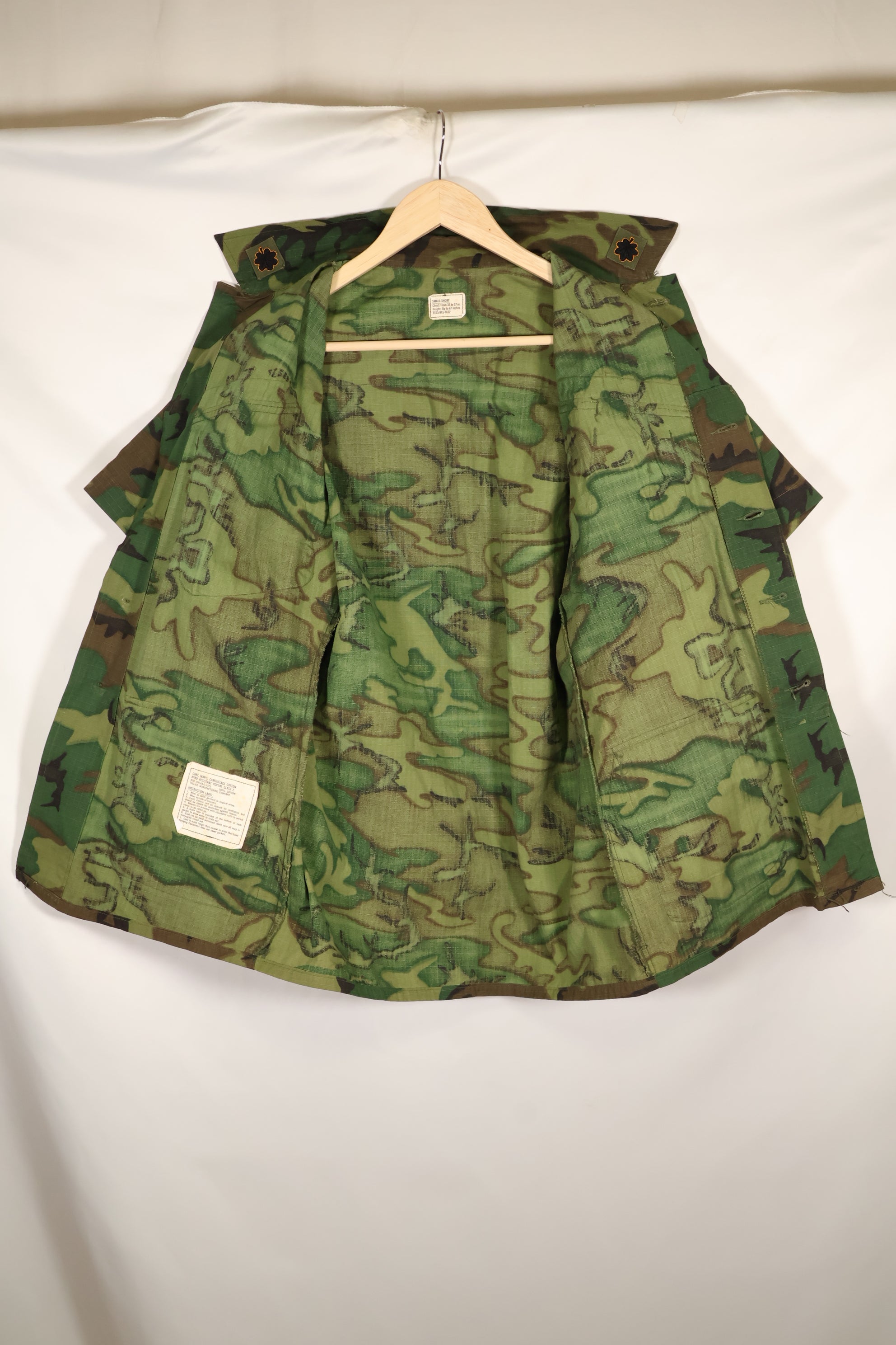 1969 合同 S-S 美国空军少校 ERDL 防撕裂夹克，带泰勒，二手。