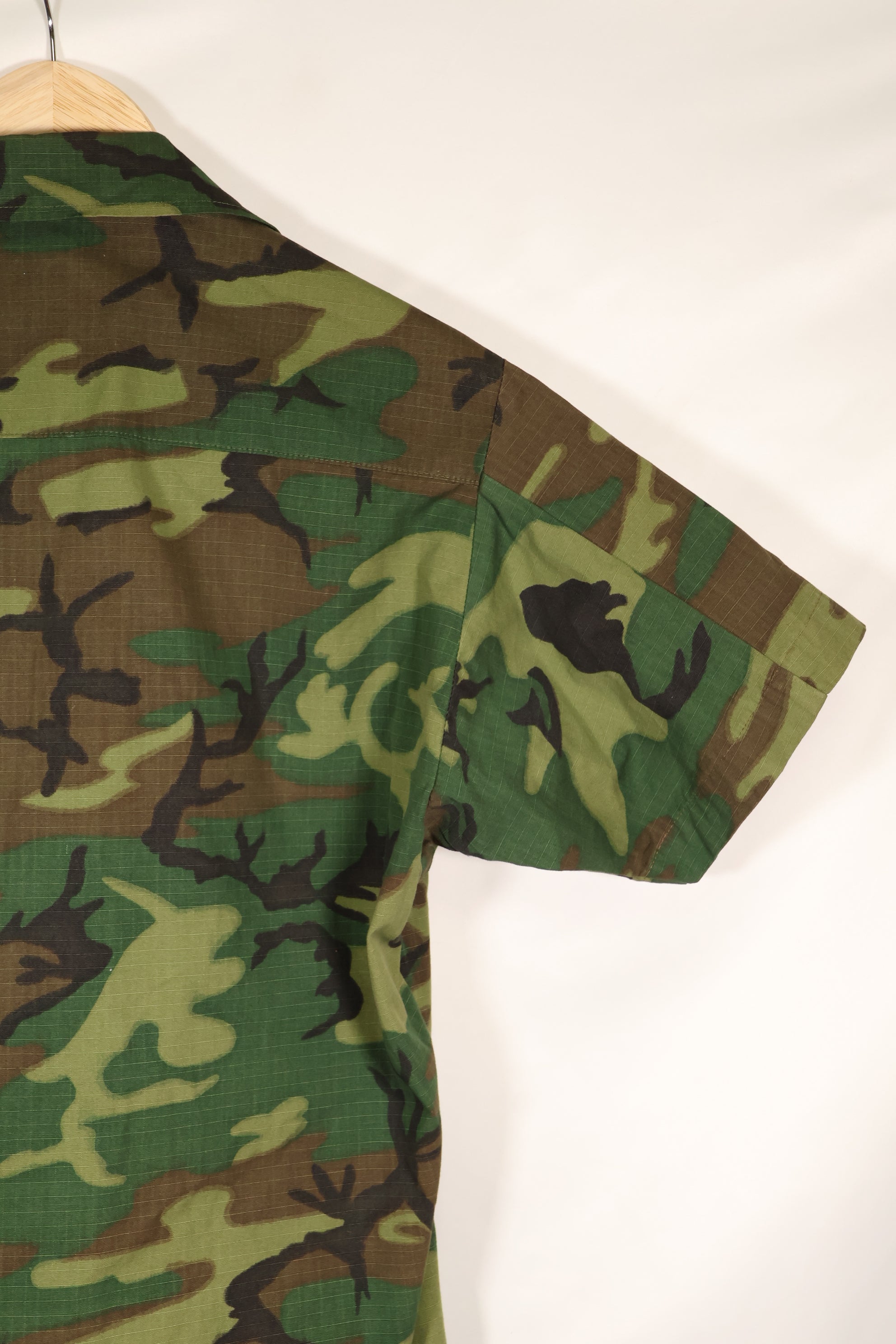 1969 合同 S-S 美国空军少校 ERDL 防撕裂夹克，带泰勒，二手。