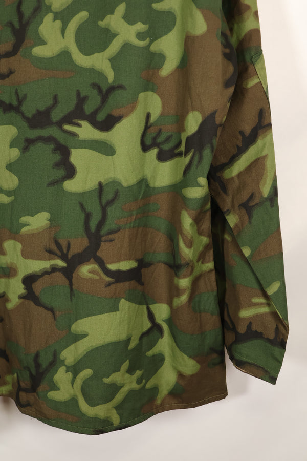 估计约为 1967 年死货美国陆军顾问 ERDL 迷彩无撕裂 M59 剪裁衬衫，未使用过