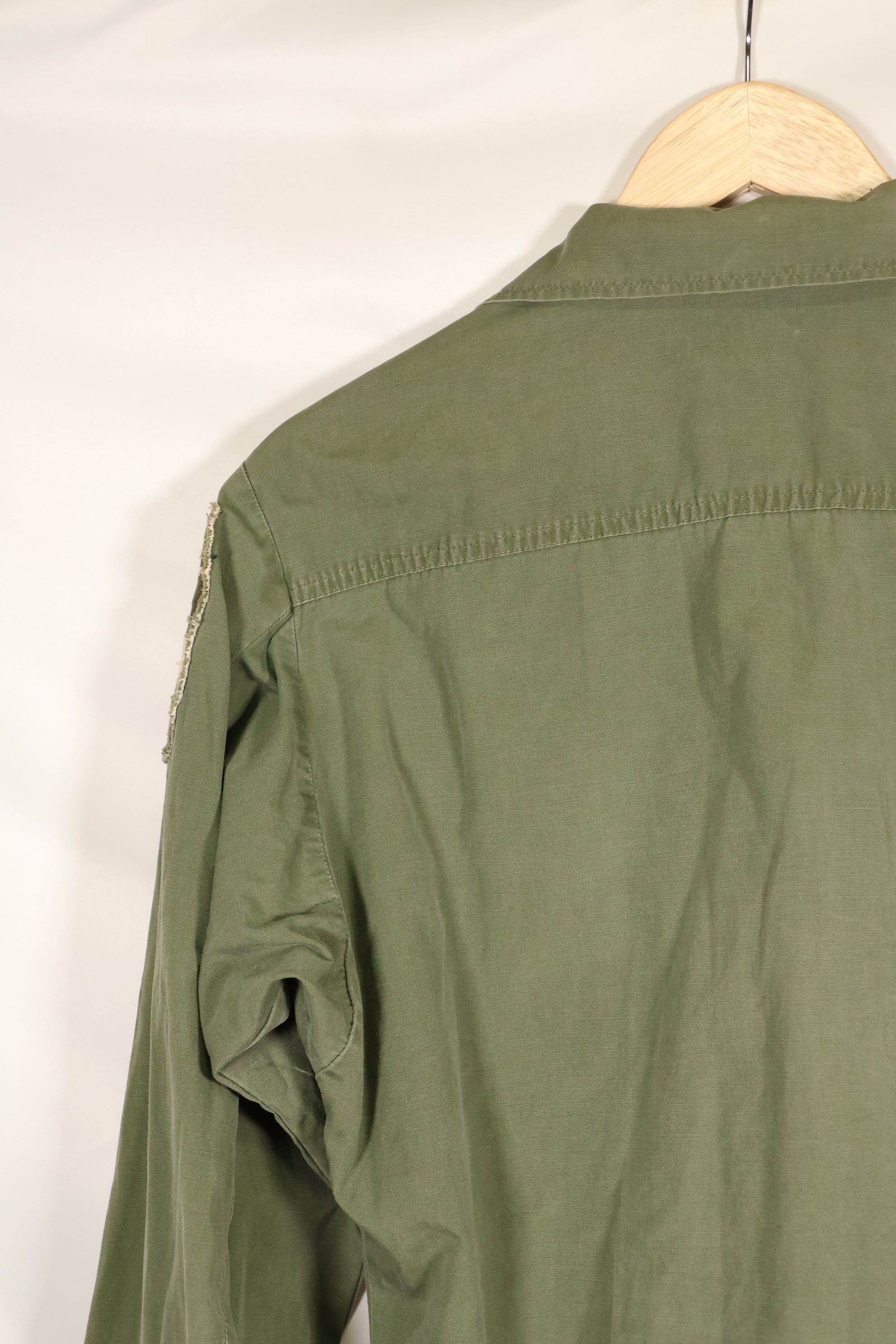 1967 Contract S-S 3rd Model Jungle Fatigue Jacket with patch, used.