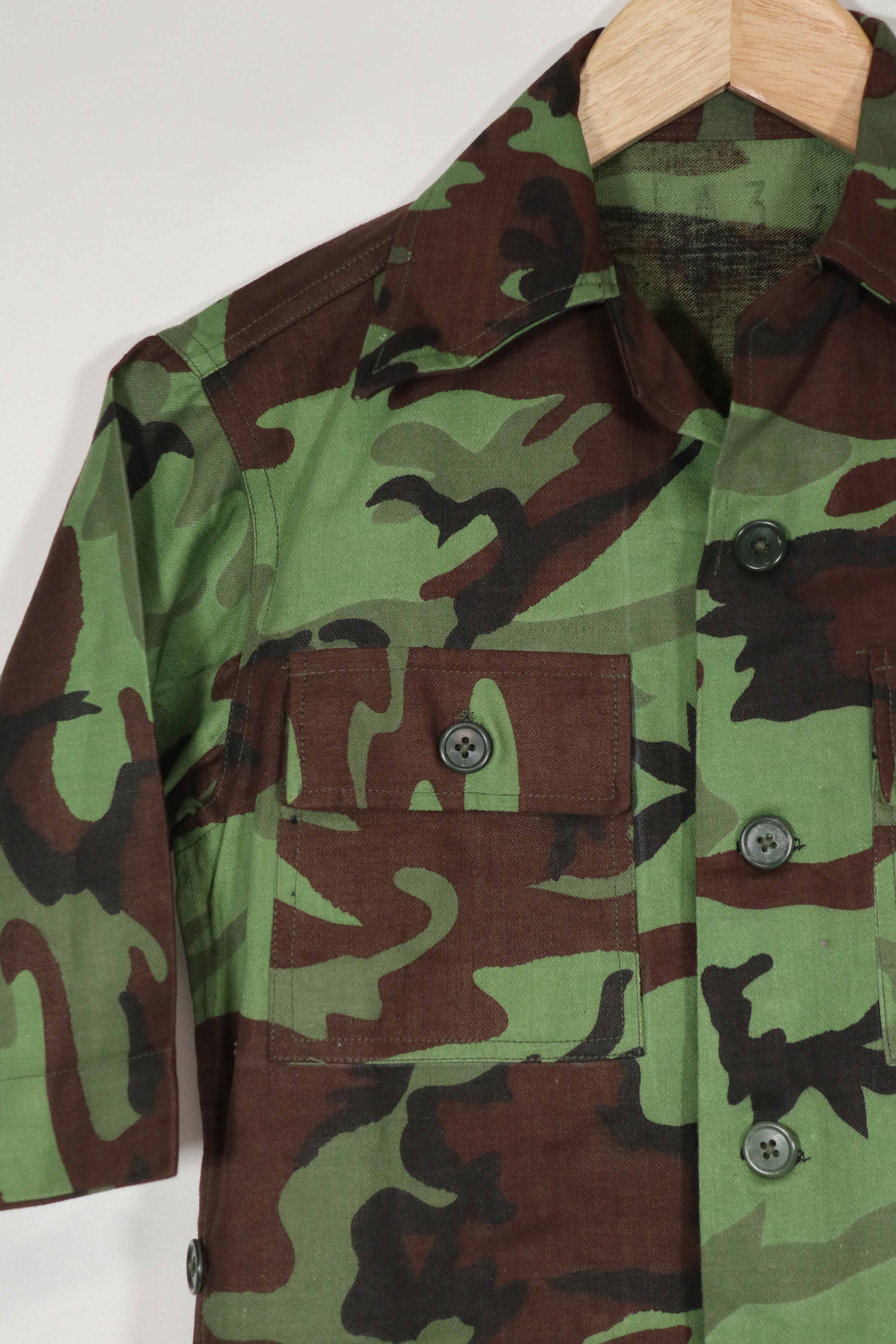 Real Unused South Vietnamese Ranger leaf camouflage jacket with short sleeves.