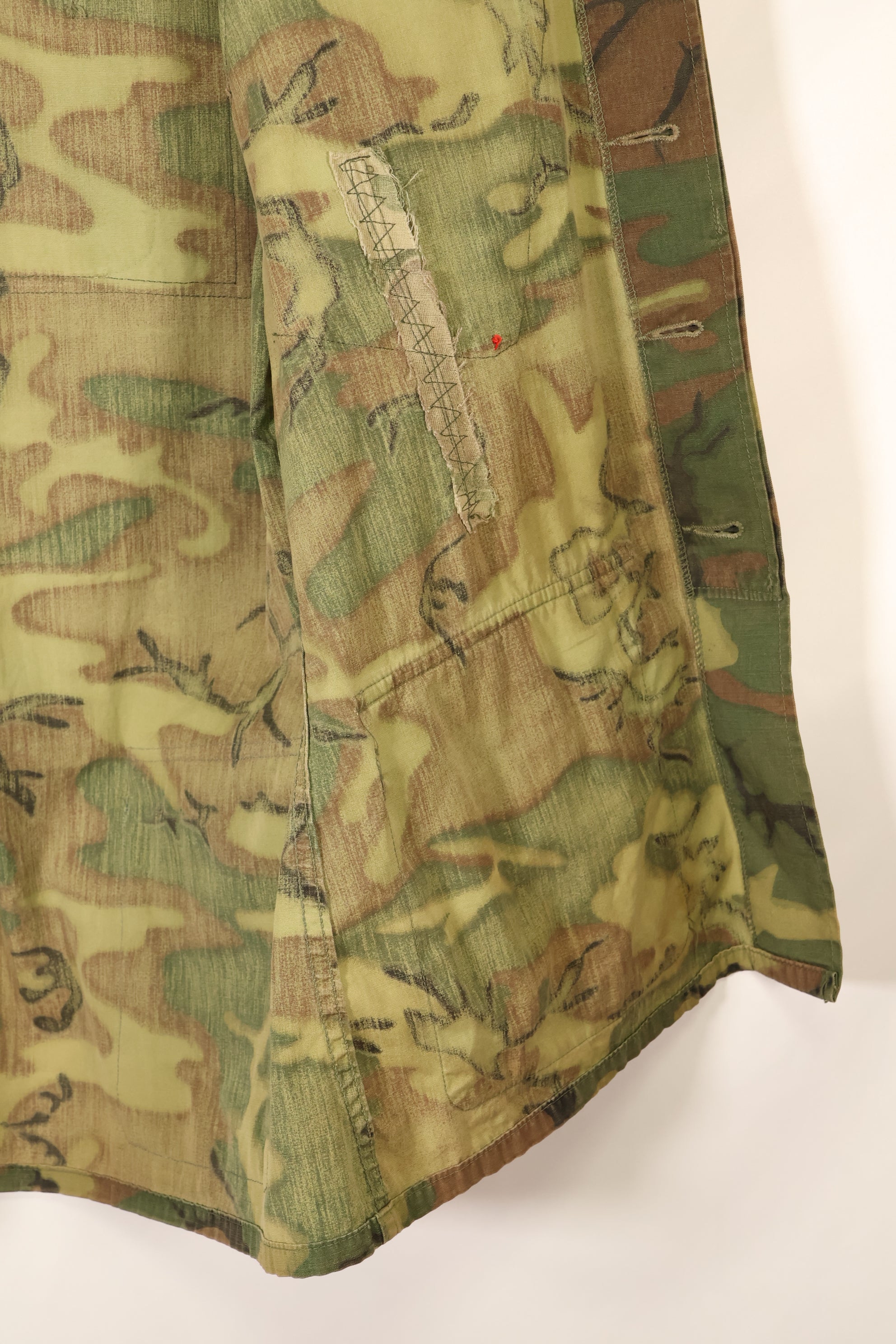 Mid-1960s non ripstop fabric ERDL camouflage rare print fabric jungle fatigues jacket, used.