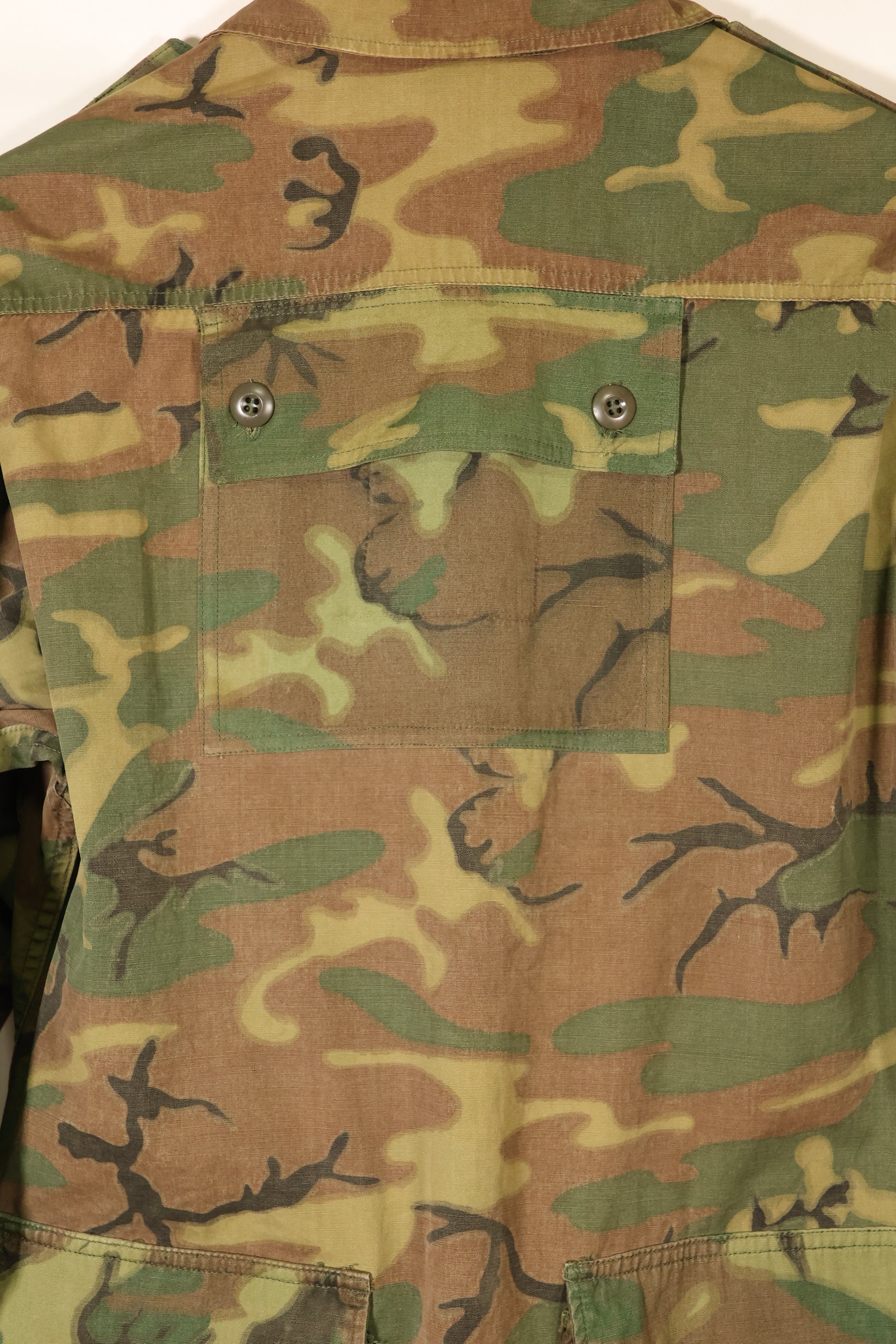 Mid-1960s non ripstop fabric ERDL camouflage rare print fabric jungle fatigues jacket, used.