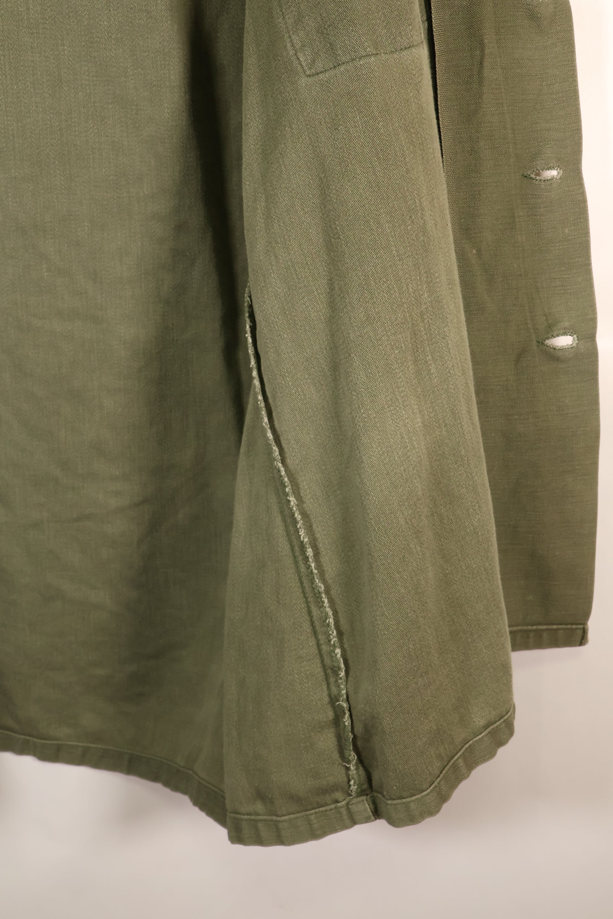 Late 1960s Contract Item, 16 1/2 x 32, OG-107, Utility Shirt with Patch, Used