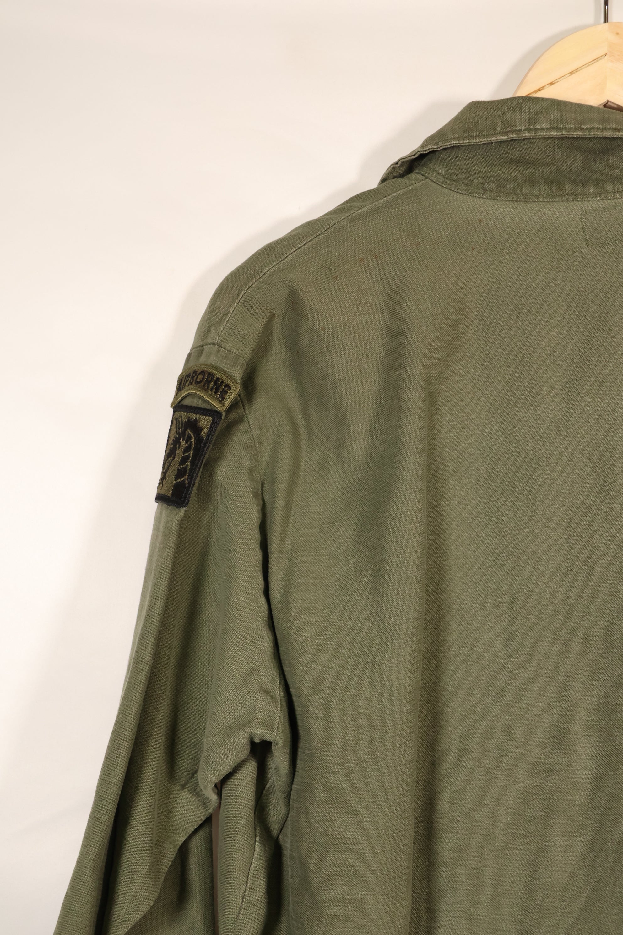 Late 1960s Contract Item, 16 1/2 x 32, OG-107, Utility Shirt with Patch, Used