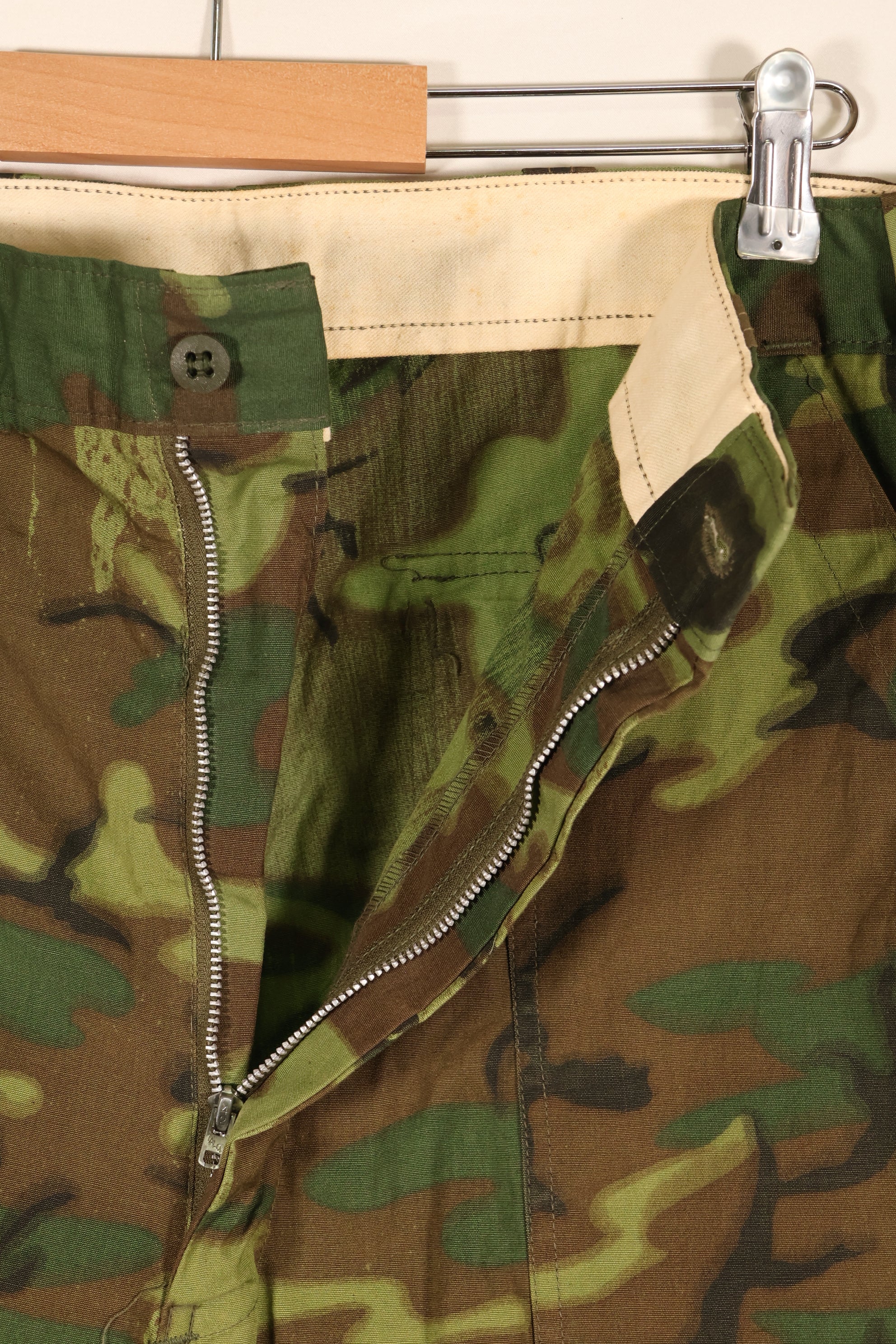 Late 1960s, Size 34–36, ERDL Leaf Camo, Non-Ripstop Fabric, Utility Cut Pants, Used
