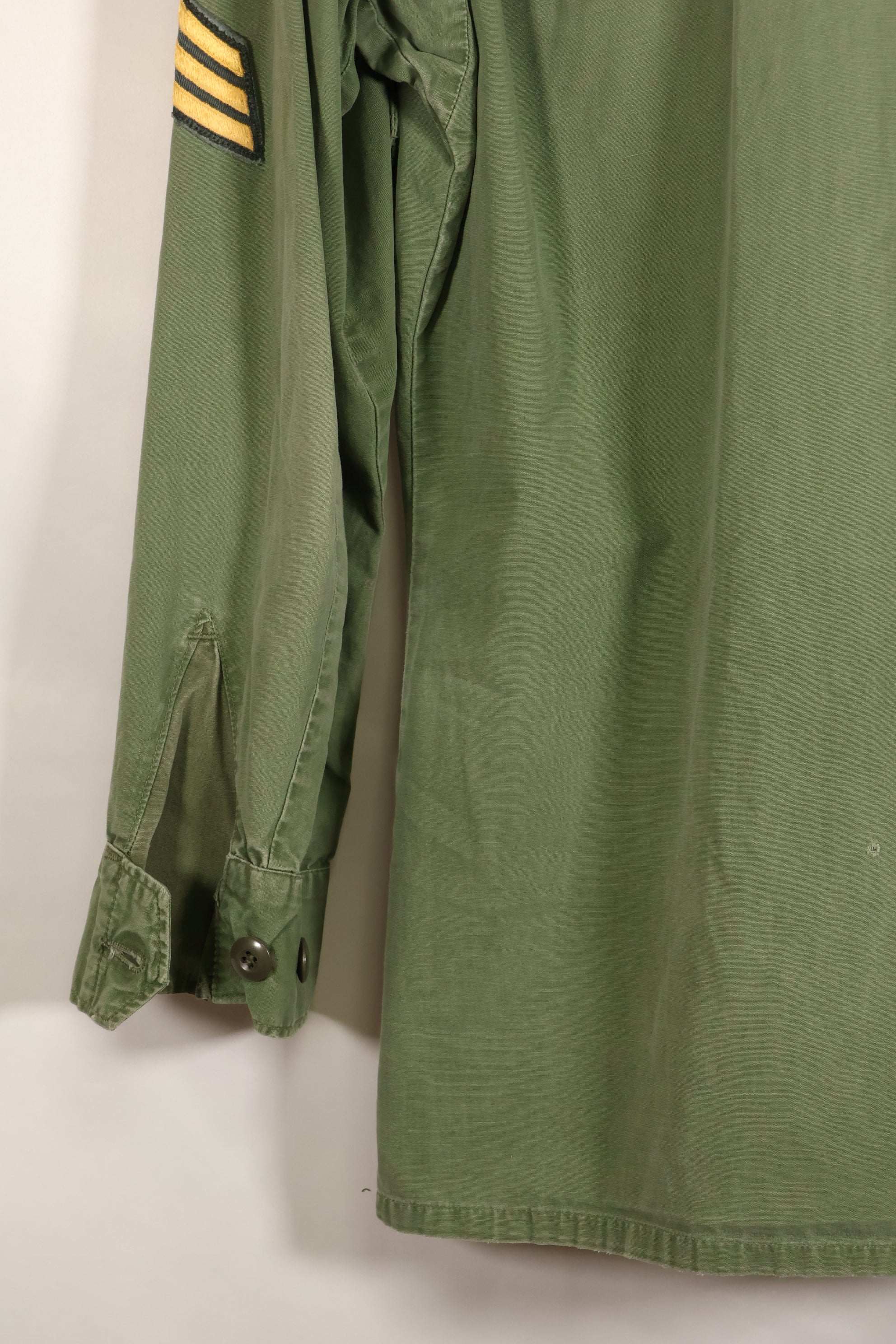 Circa 1967 | S-L | Green Beret | 3rd Model Jungle Fatigue Jacket | Faded | Used