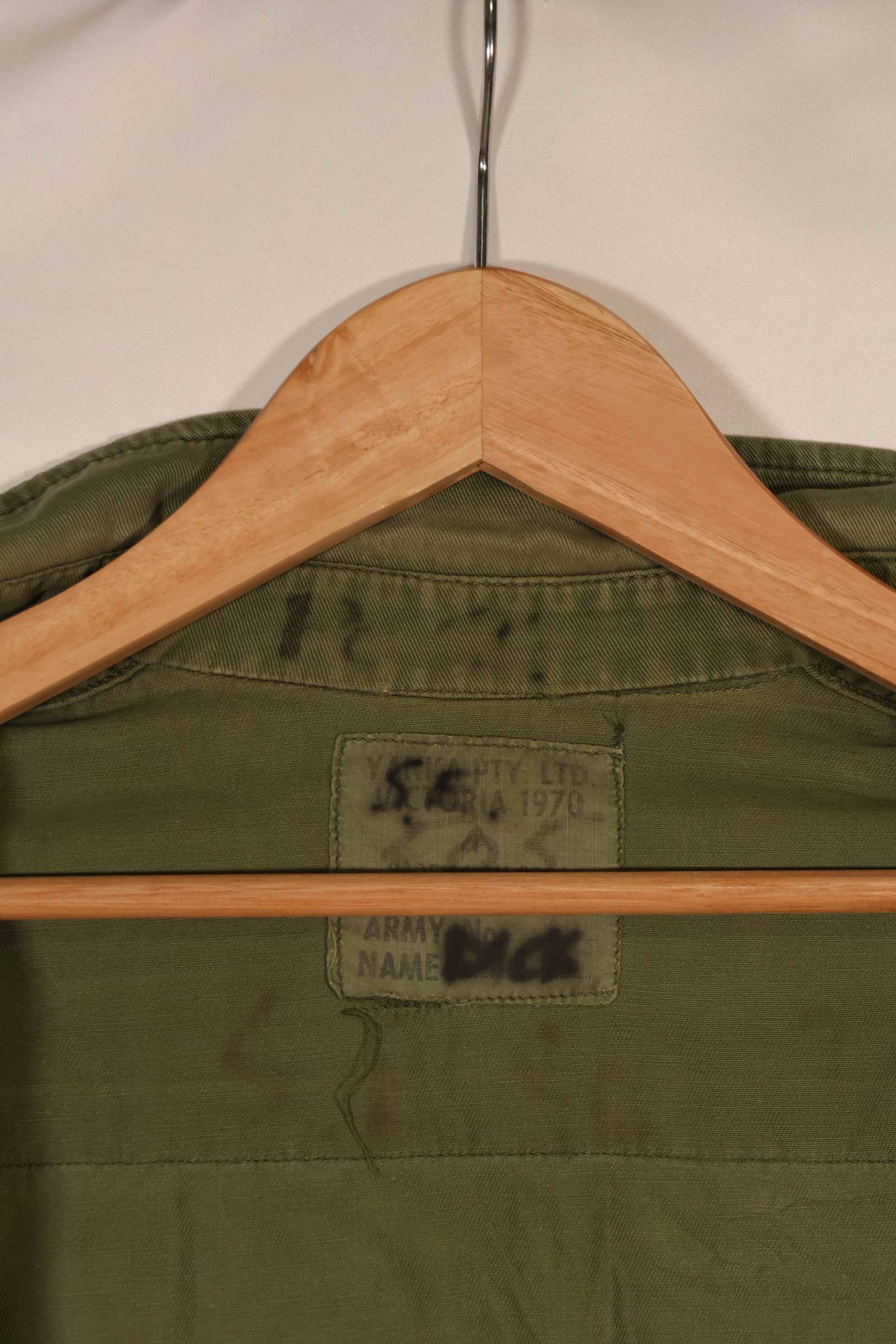 Real 1970 Australian Army OD shirt 15 1/2 x33 used