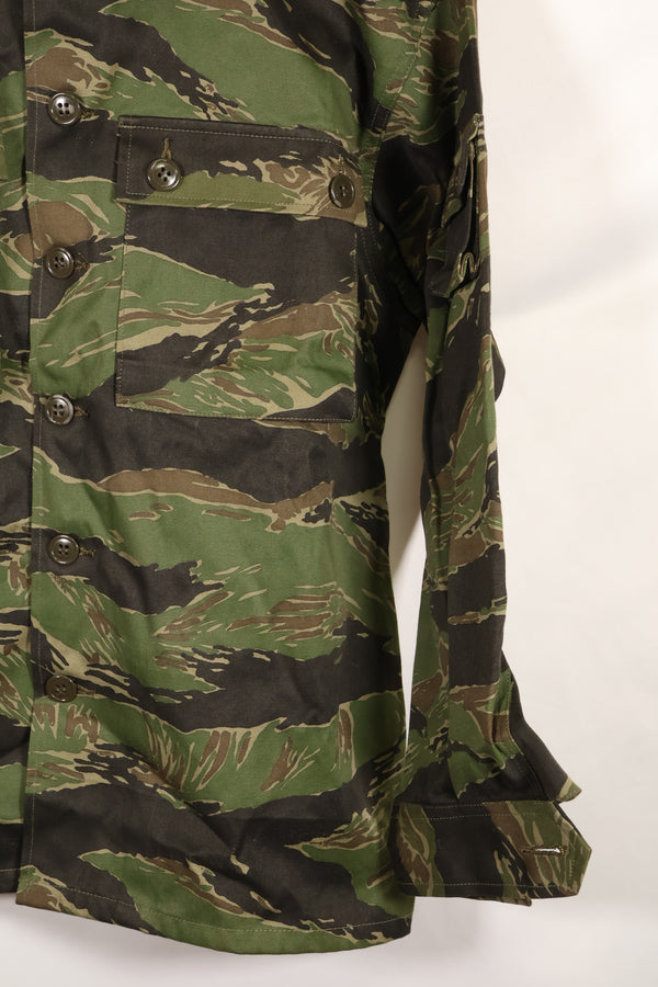 1970s DAJB09 with contract tag Made in Japan Tiger stripe top and bottom set, never used