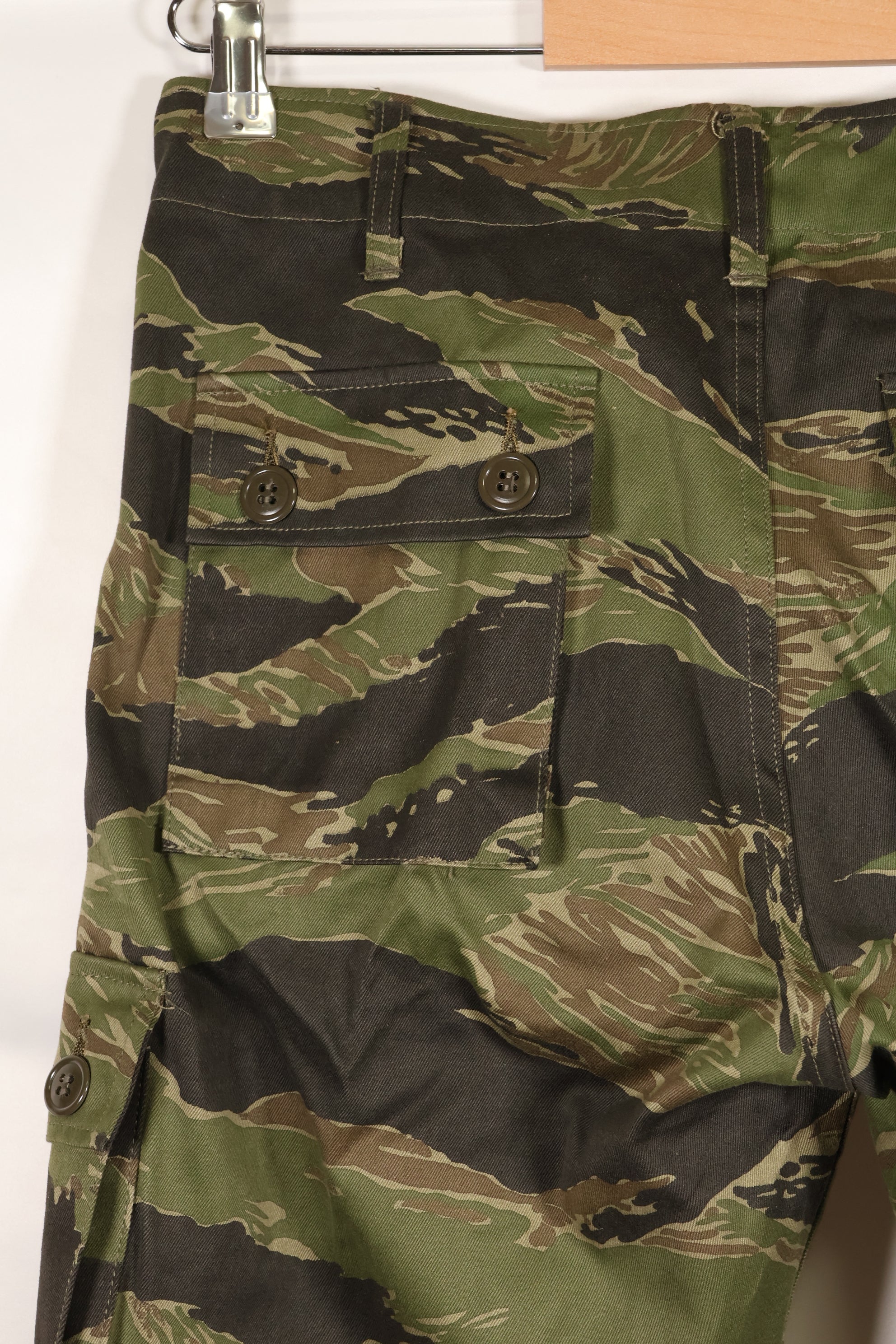 1970s DAJB09 with contract tag Made in Japan Tiger stripe top and bottom set, never used