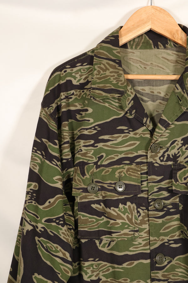 1969-70 前卢旺达爱国军士兵，第 75 游骑兵，晚期水虎纹套装，老兵发行。