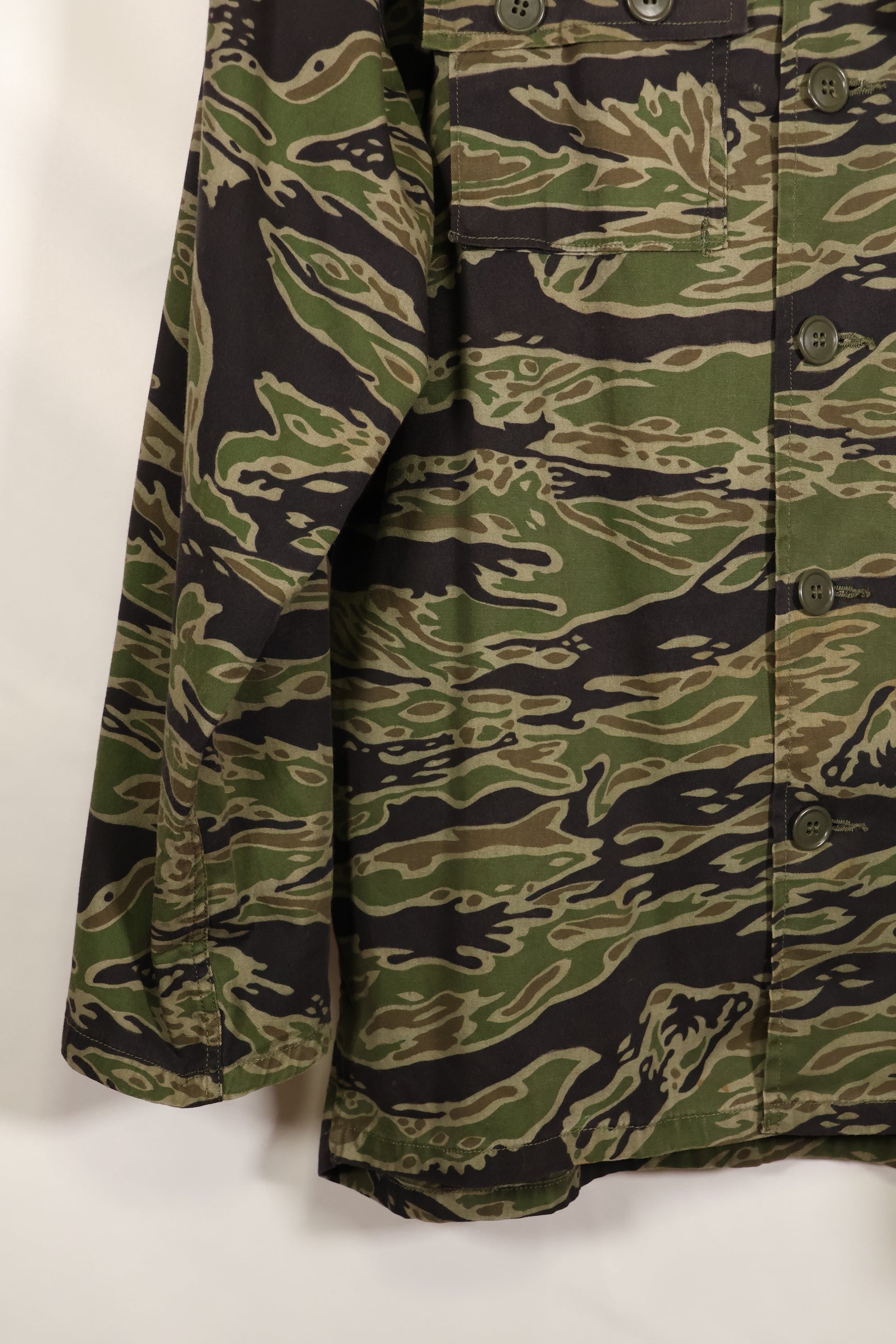 1969-70 前卢旺达爱国军士兵，第 75 游骑兵，晚期水虎纹套装，老兵发行。