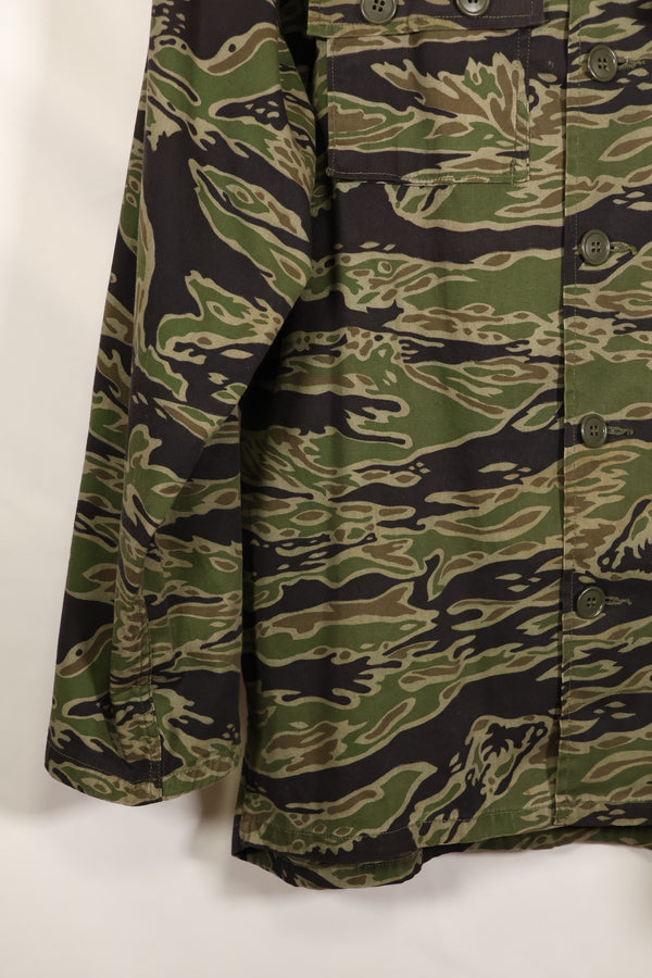 1969-70 前卢旺达爱国军士兵，第 75 游骑兵，晚期水虎纹套装，老兵发行。