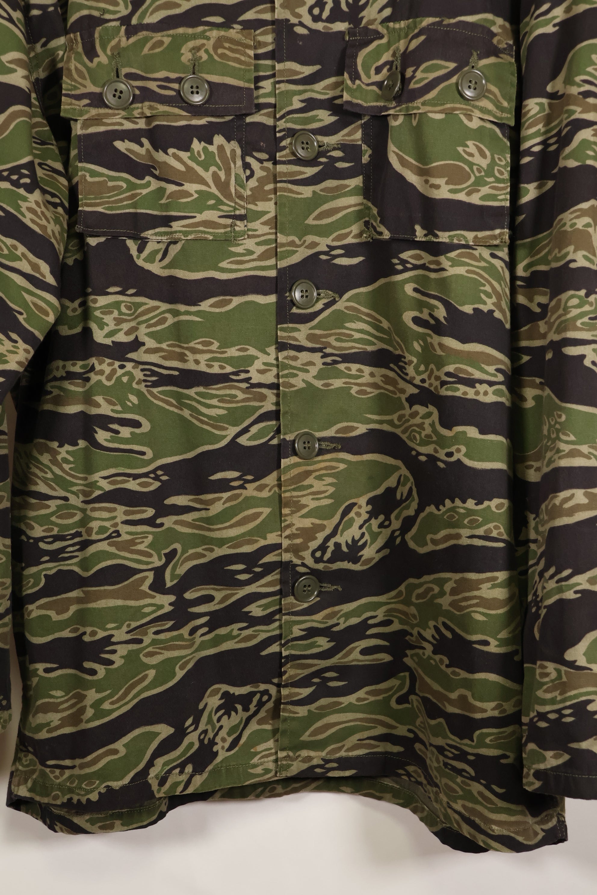 1969-70 前卢旺达爱国军士兵，第 75 游骑兵，晚期水虎纹套装，老兵发行。