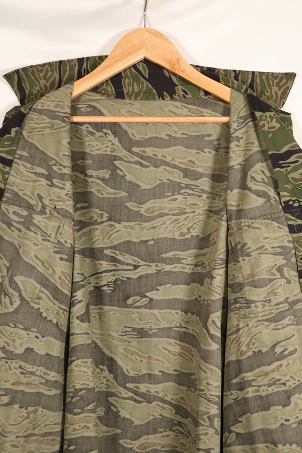 1969-70 前卢旺达爱国军士兵，第 75 游骑兵，晚期水虎纹套装，老兵发行。