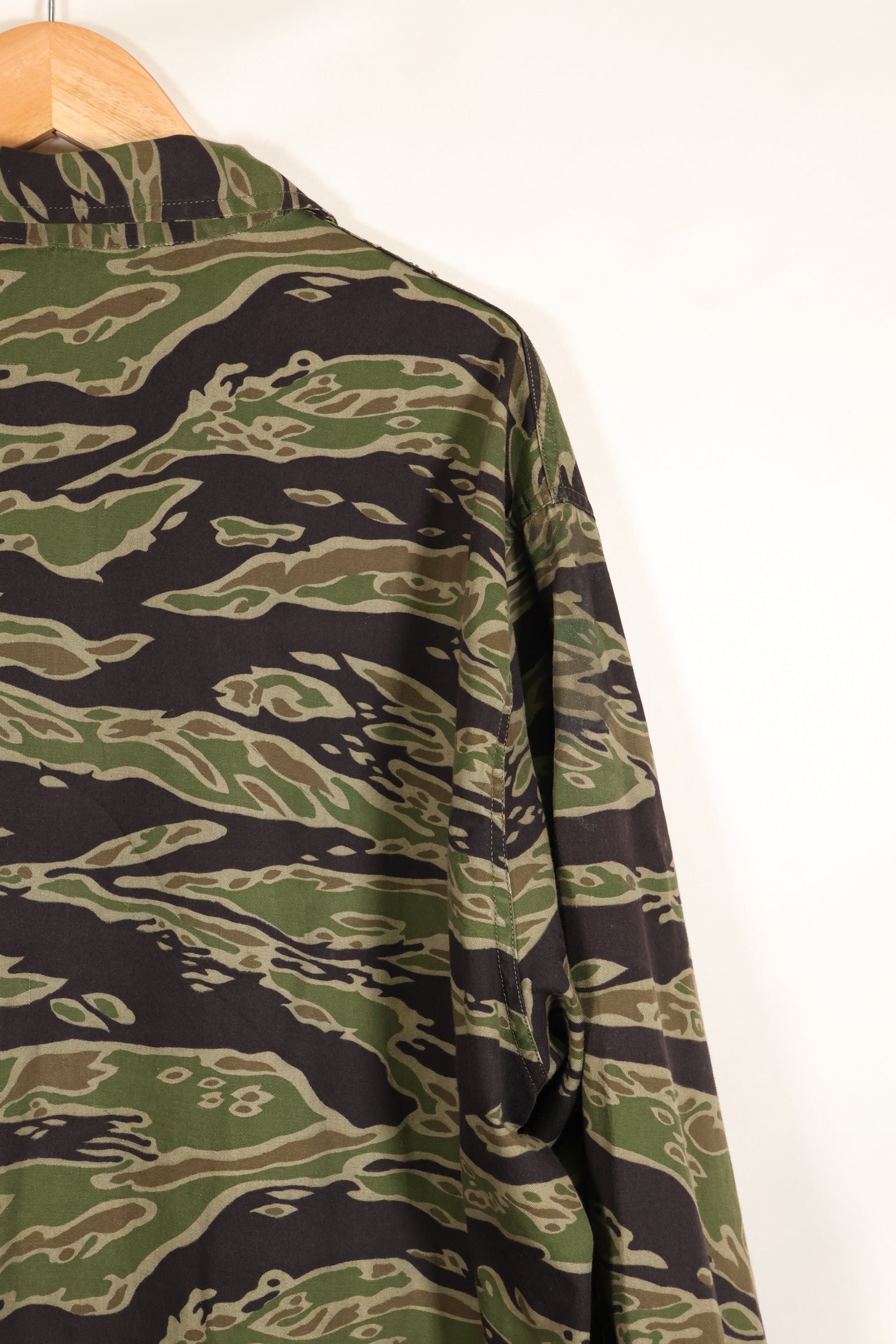 1969-70 前卢旺达爱国军士兵，第 75 游骑兵，晚期水虎纹套装，老兵发行。