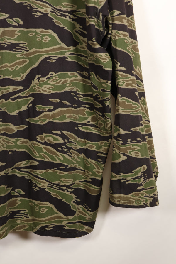 1969-70 前卢旺达爱国军士兵，第 75 游骑兵，晚期水虎纹套装，老兵发行。