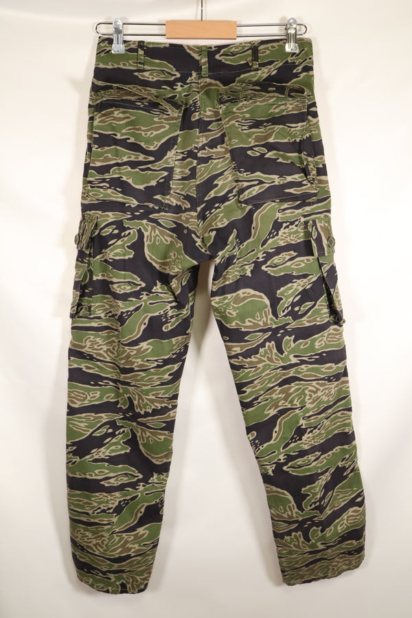 1969-70 前卢旺达爱国军士兵，第 75 游骑兵，晚期水虎纹套装，老兵发行。