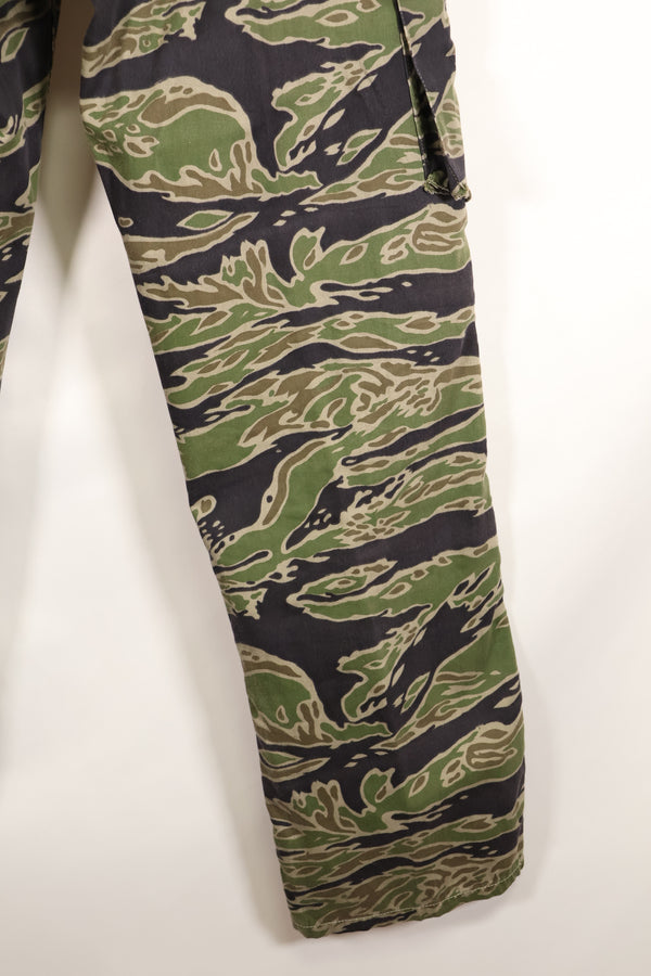 1969-70 前卢旺达爱国军士兵，第 75 游骑兵，晚期水虎纹套装，老兵发行。