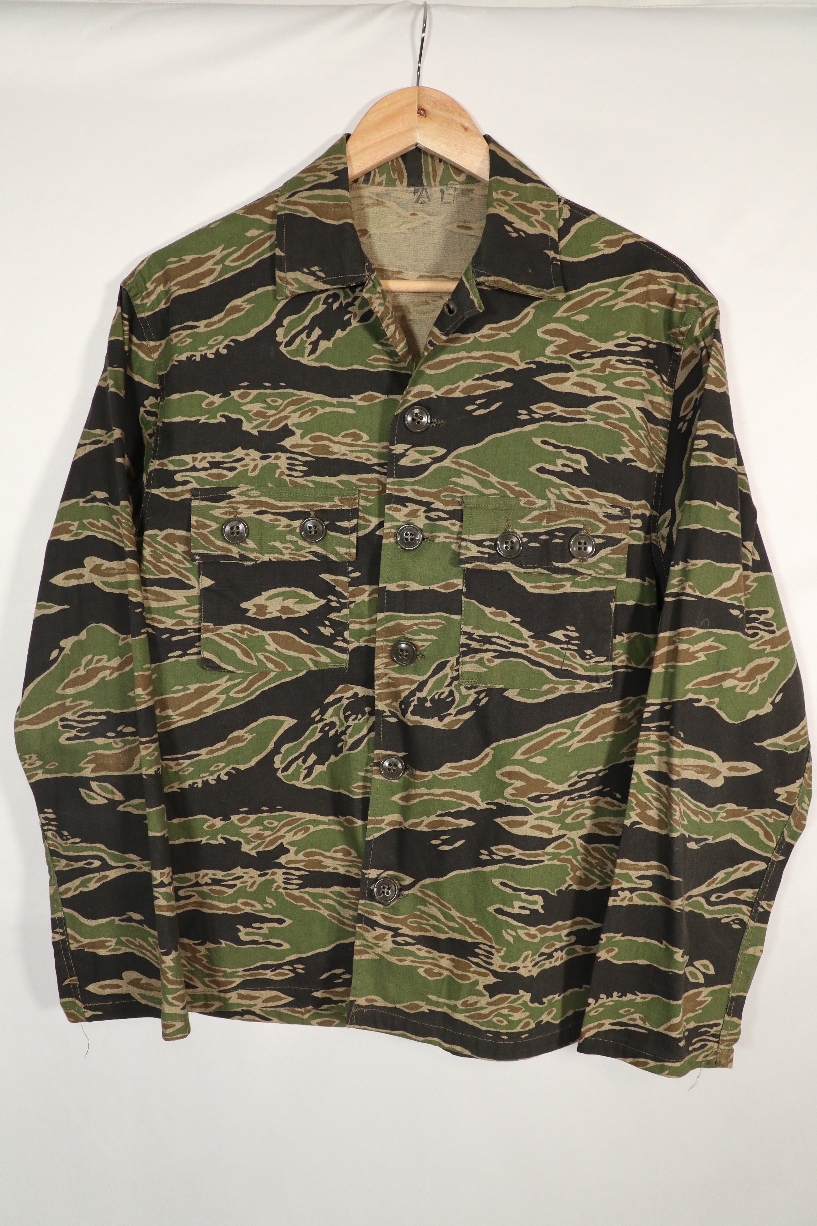 Real Late War Pattern Tiger Stripe Shirt, almost unused, size A-L.