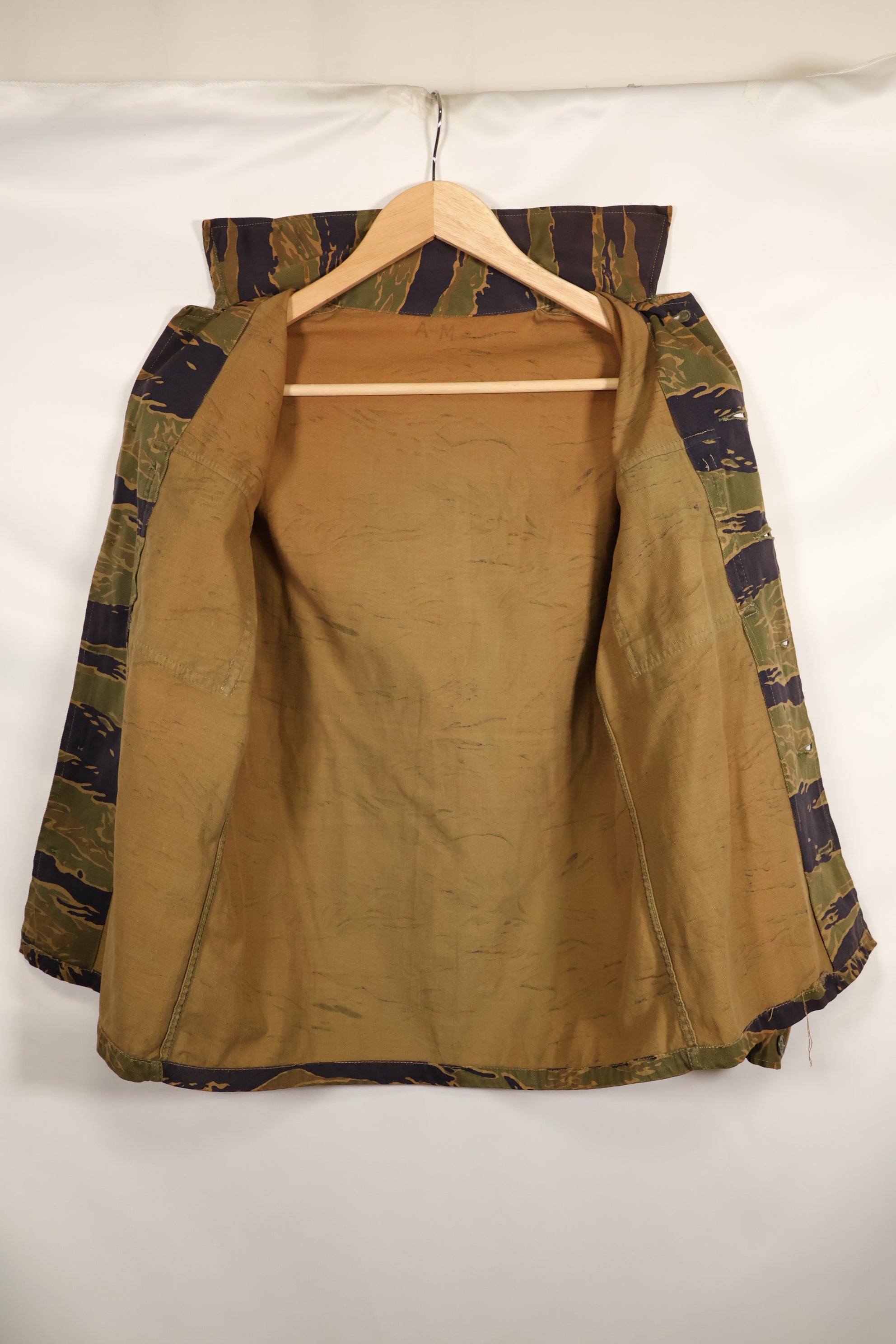 Real A-M Tiger Stripe Shirt Gold Tiger Derivative Pattern in good condition