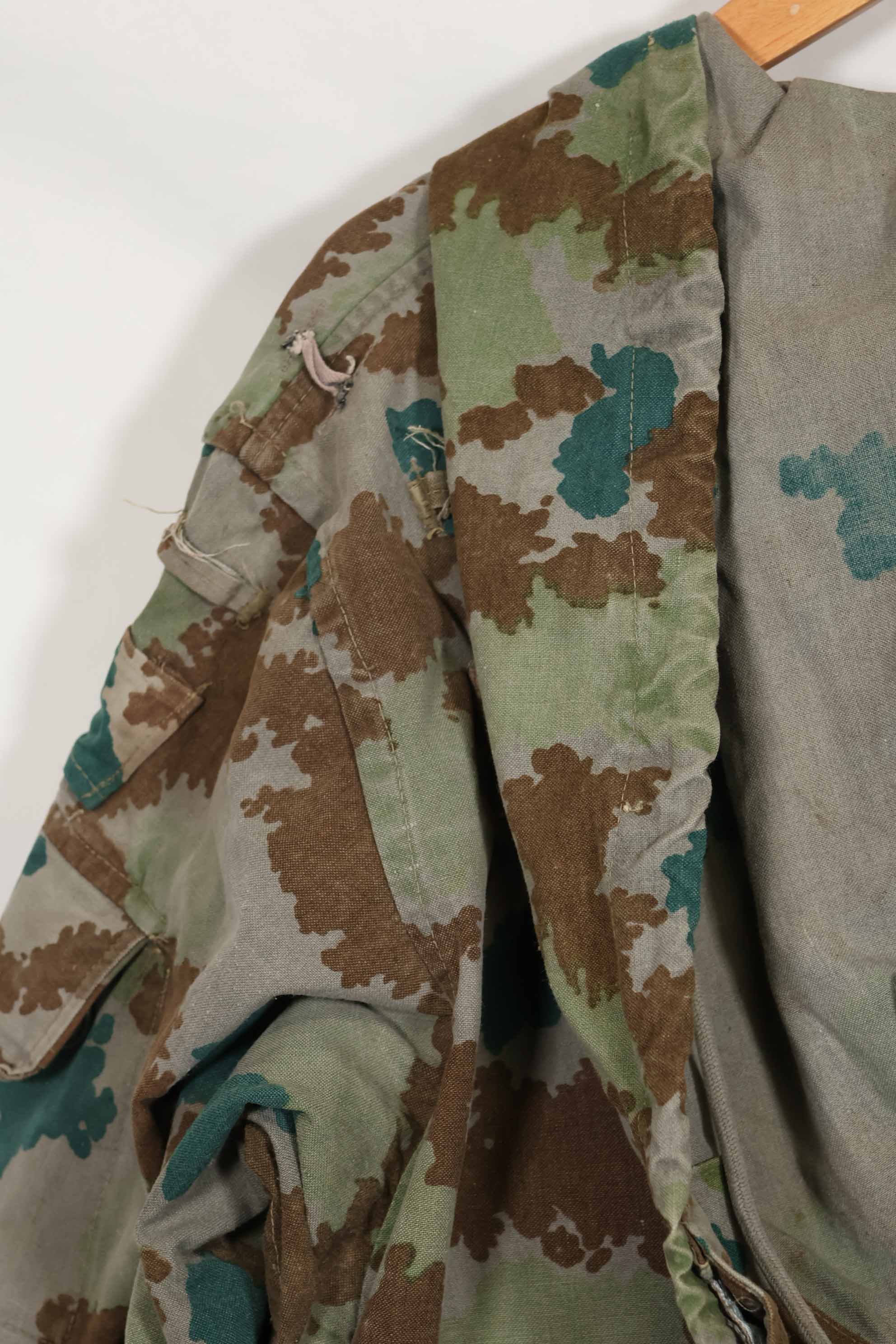 1960 East German Army NVA M58 Flächentarn sniper smock in blumentern camouflage, used.