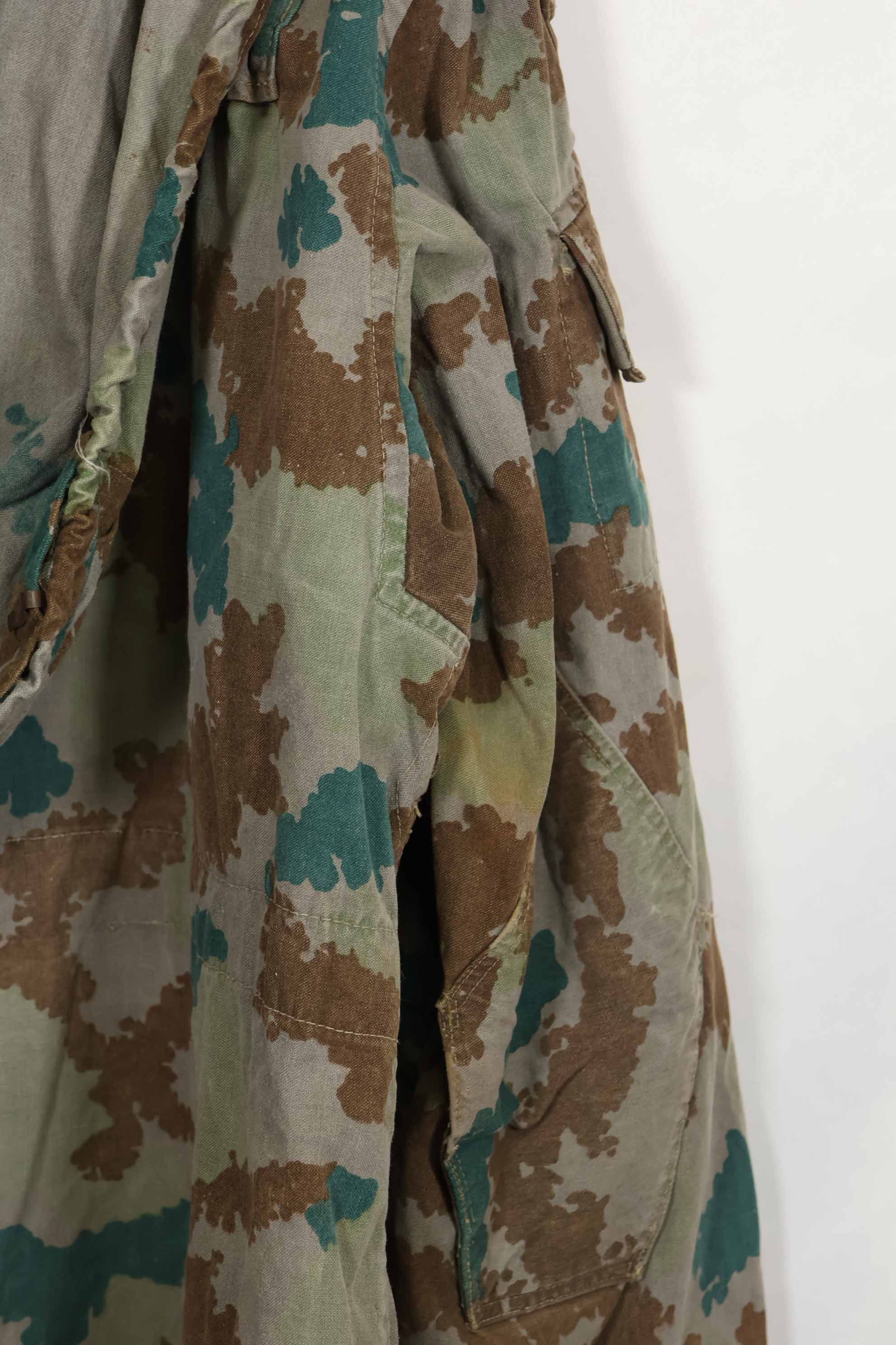 1960 East German Army NVA M58 Flächentarn sniper smock in blumentern camouflage, used.