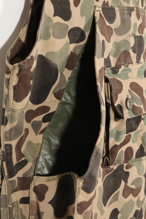 Real fabric Beogum camouflage hunting vest, almost unused, Leopard camouflage.