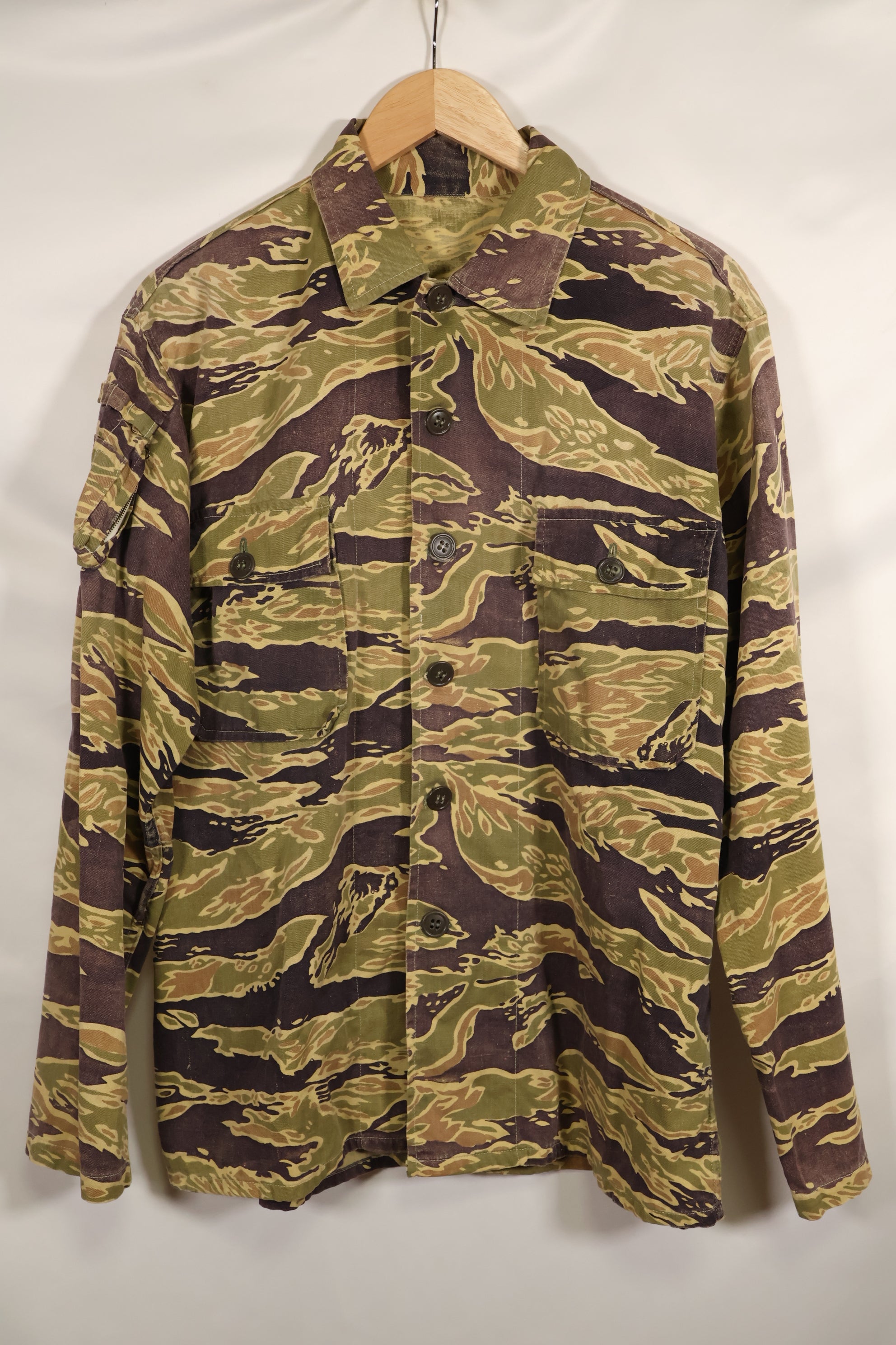Real Late War Pattern US Size Tiger Stripe Shirt with Pocket Modification Used