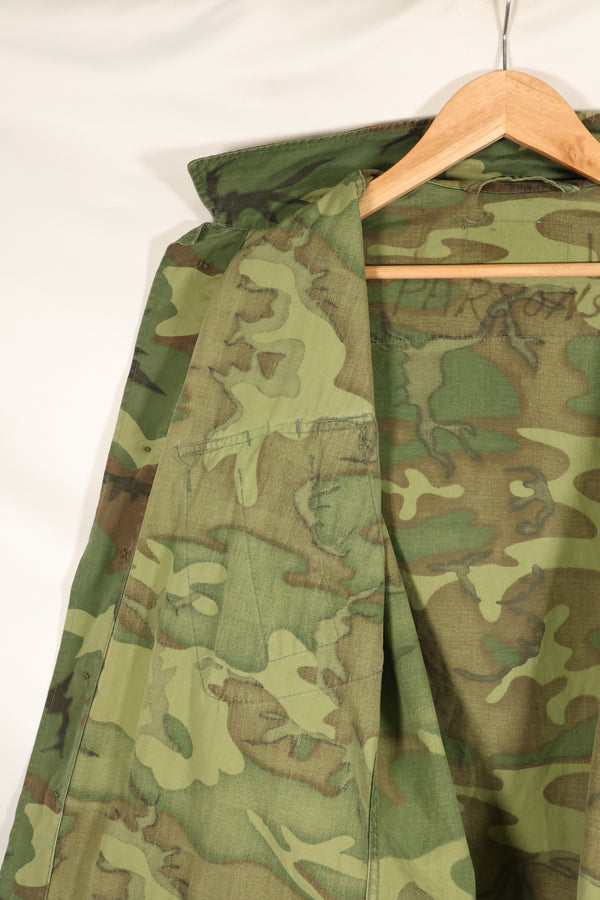 Circa 1966–67 | Estimated S-R | ERDL | Non-ripstop | Early print | Jungle fatigue jacket | Used