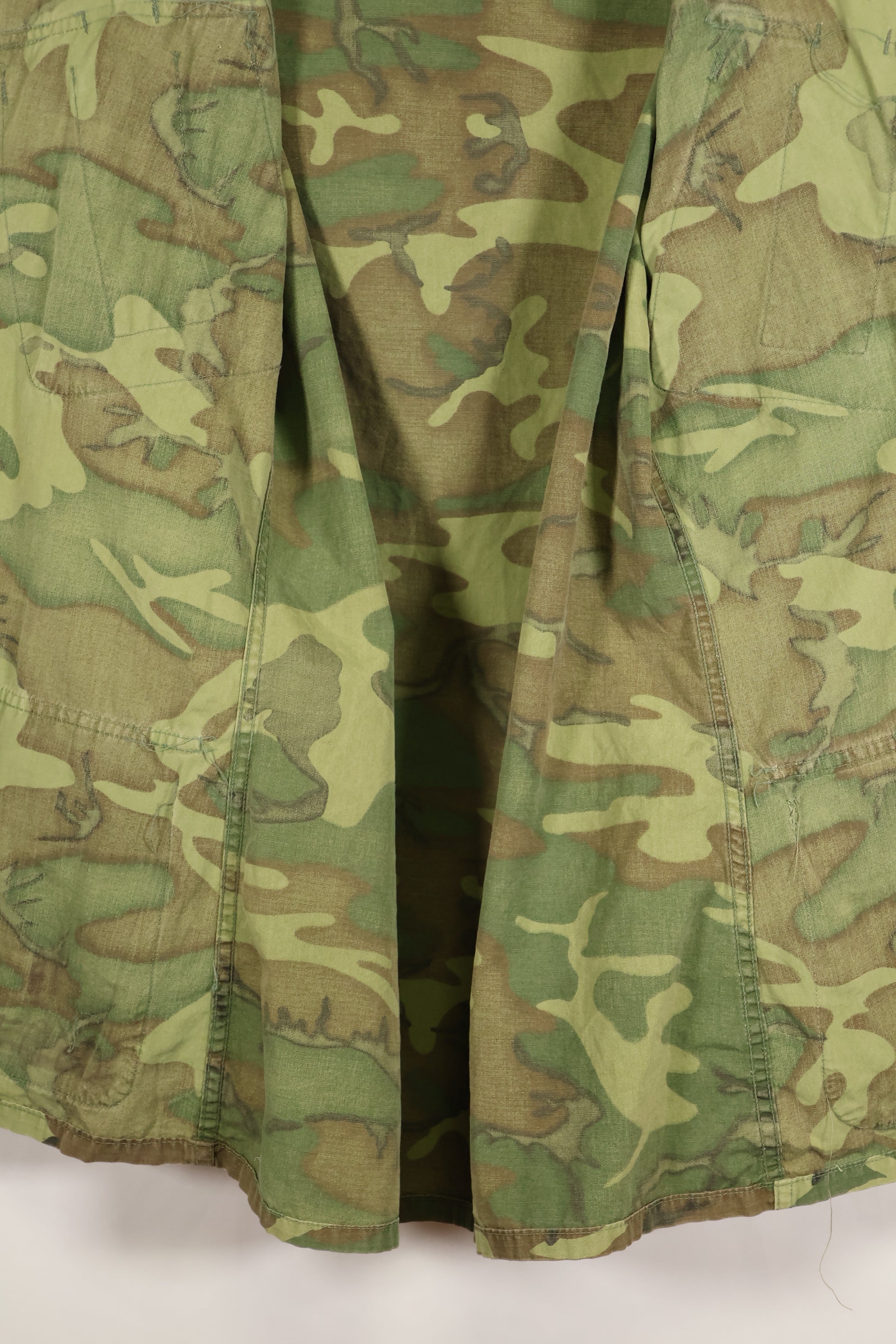 Circa 1966–67 | Estimated S-R | ERDL | Non-ripstop | Early print | Jungle fatigue jacket | Used
