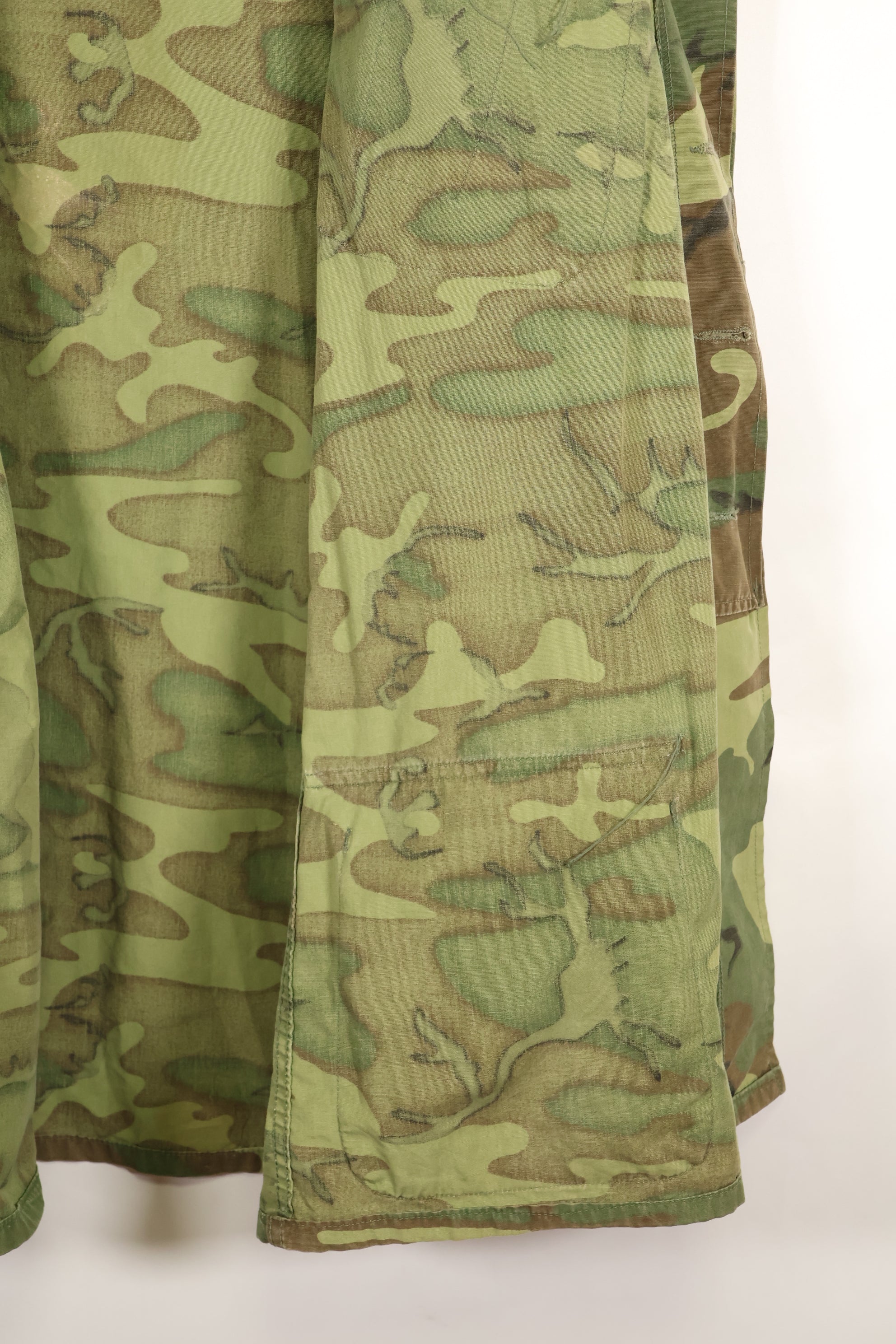 Circa 1967, M-L, ERDL, non-ripstop, early print, jungle fatigues jacket, used