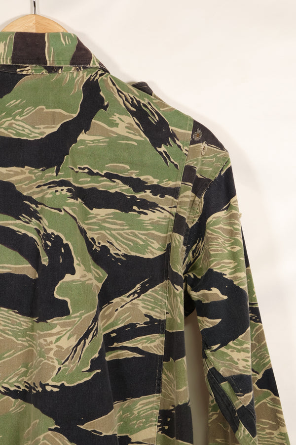 Early 1960s twill fabric, rare VNMC 1st Model tiger stripe shirt, used by Taylor.