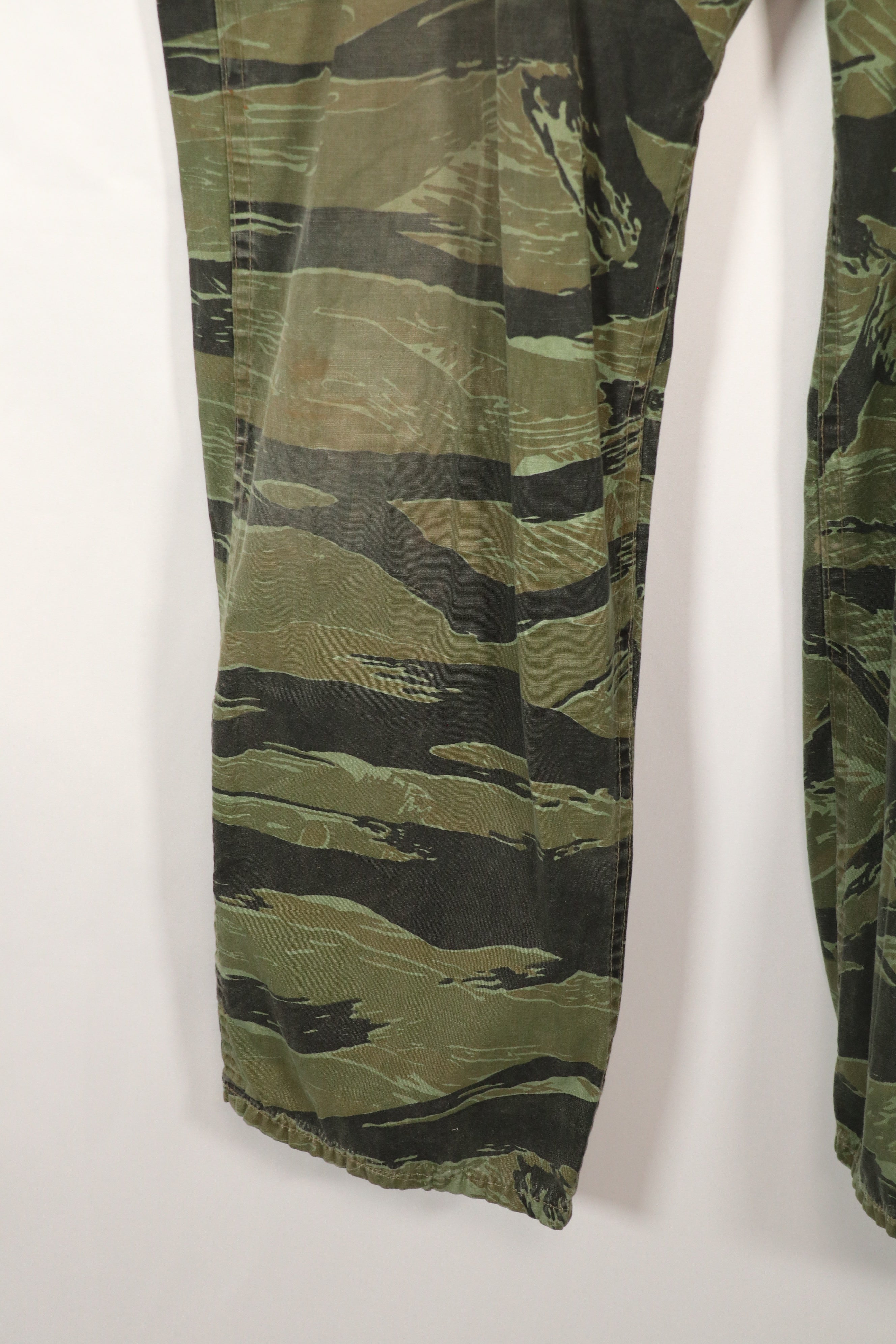 Real Fabric VNMC Second Model Tiger Stripe Civilian Pants Size Large