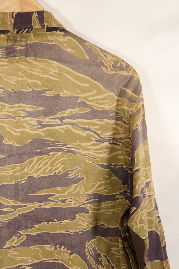 Late 1960s Gold Tiger Stripe Shirt US Cut US-M Faded Used