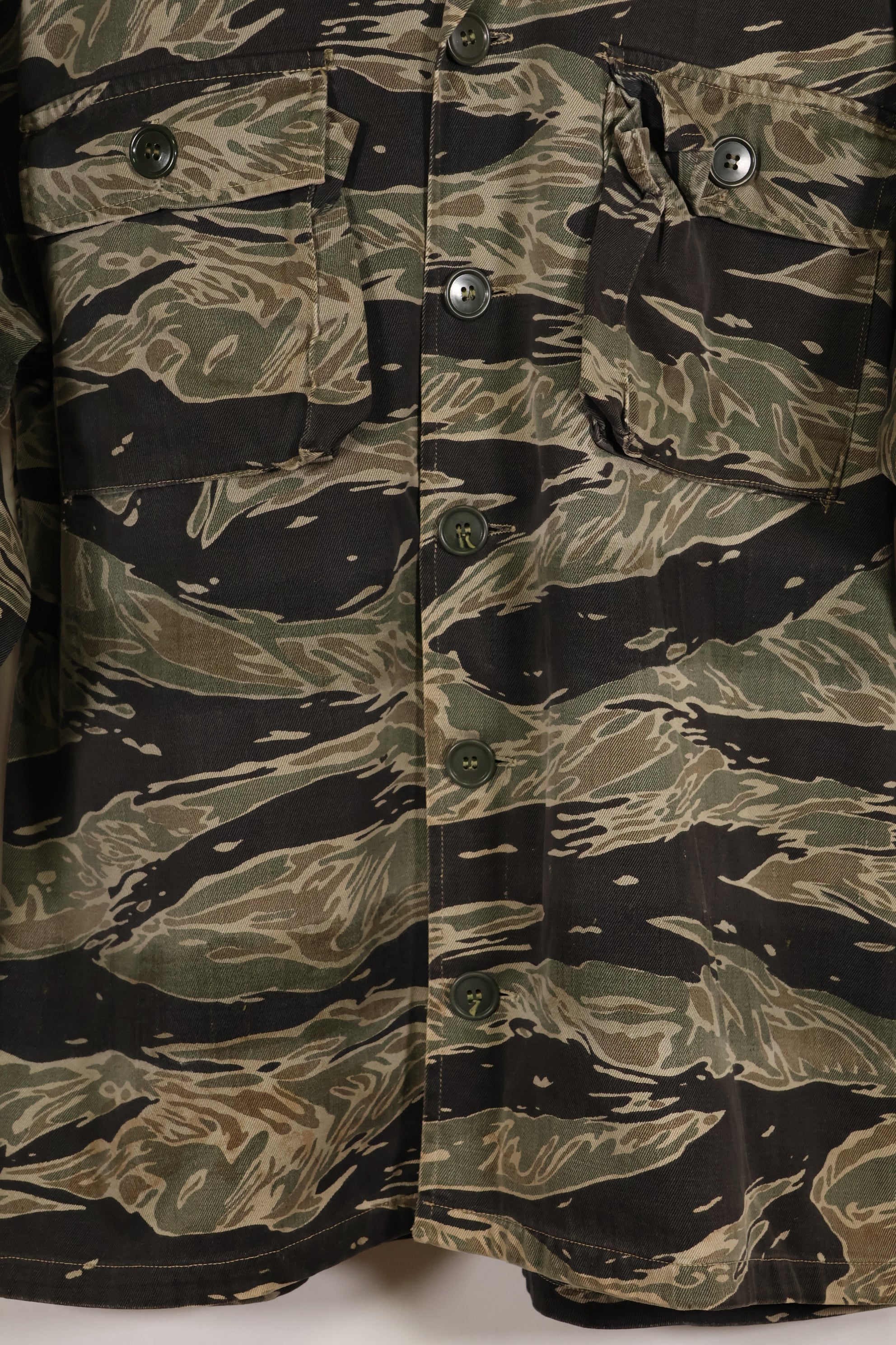 Real Silver Tiger Stripe Asian Cut A-L size shirt Used in good condition